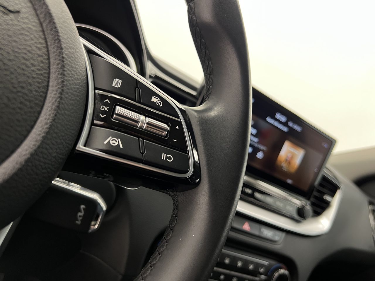 Kia Ceed  TECH 1.6 CRDI  AT7 E6D - Foto 28
