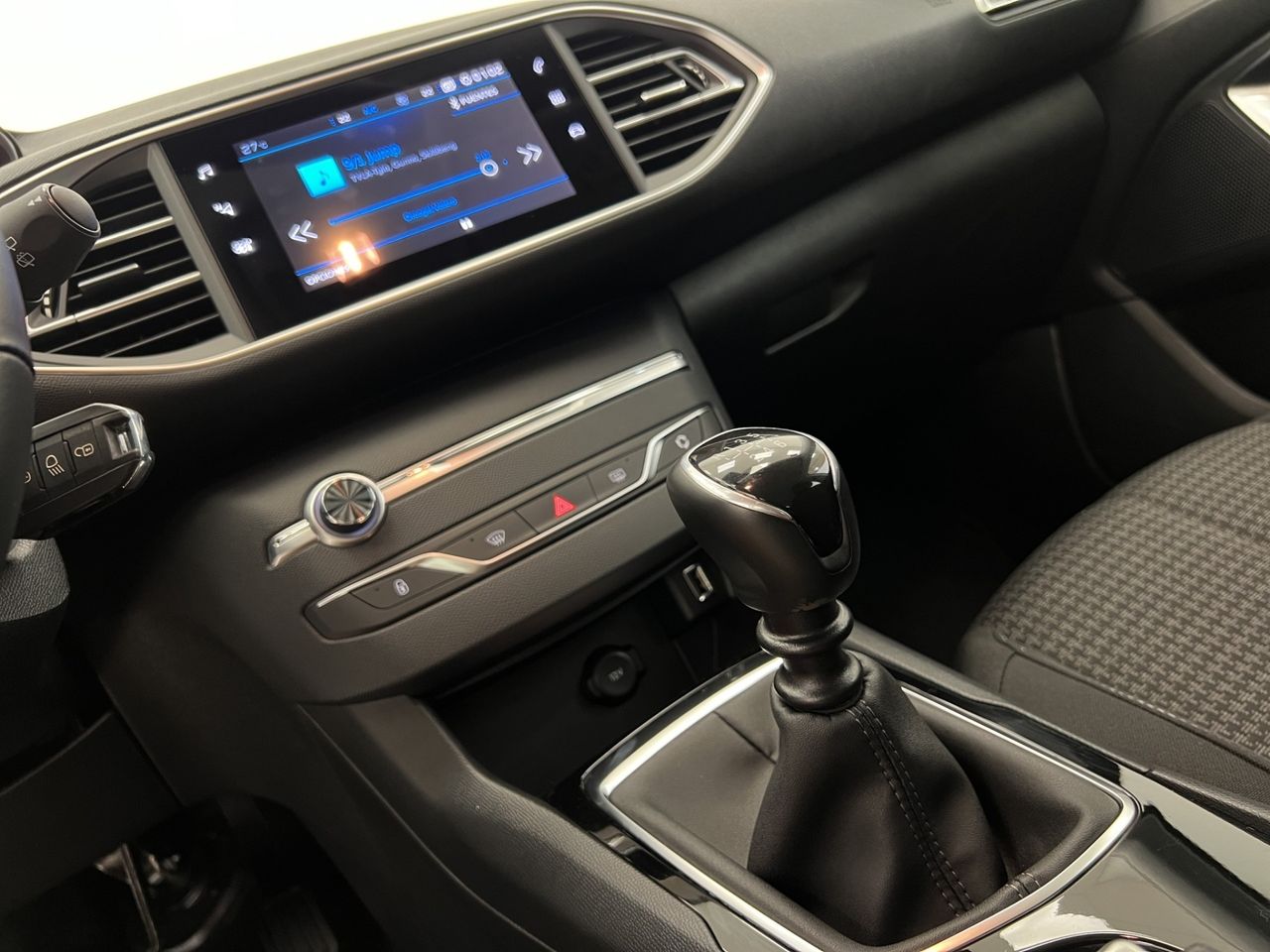 Peugeot 308 5P Active Pack BlueHDi 130 S&S MAN - Foto 29