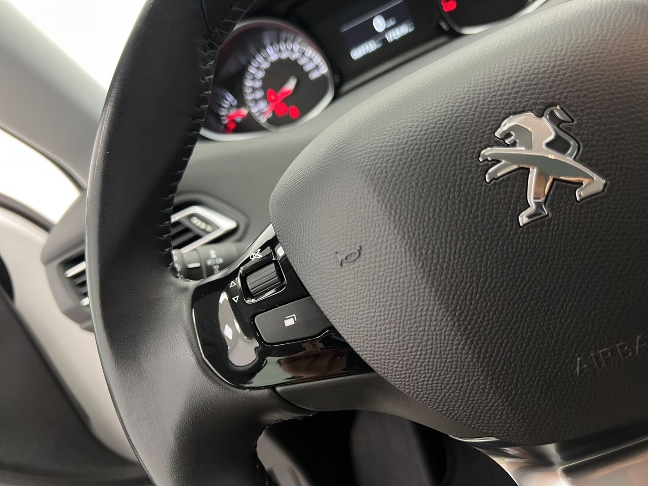 Peugeot 308 5P Active Pack BlueHDi 130 S&S MAN - Foto 27