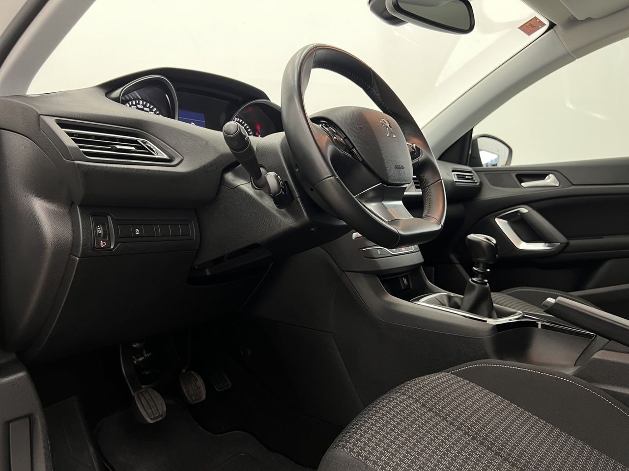 Peugeot 308 5P Active Pack BlueHDi 130 S&S MAN - Foto 26