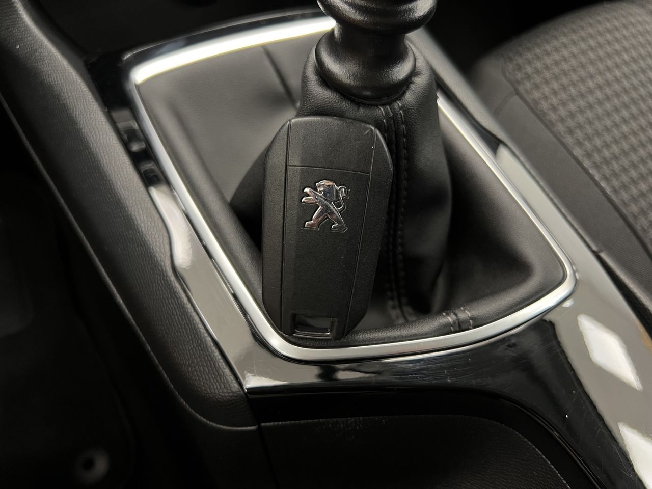 Peugeot 308 5P Active Pack BlueHDi 130 S&S MAN - Foto 24