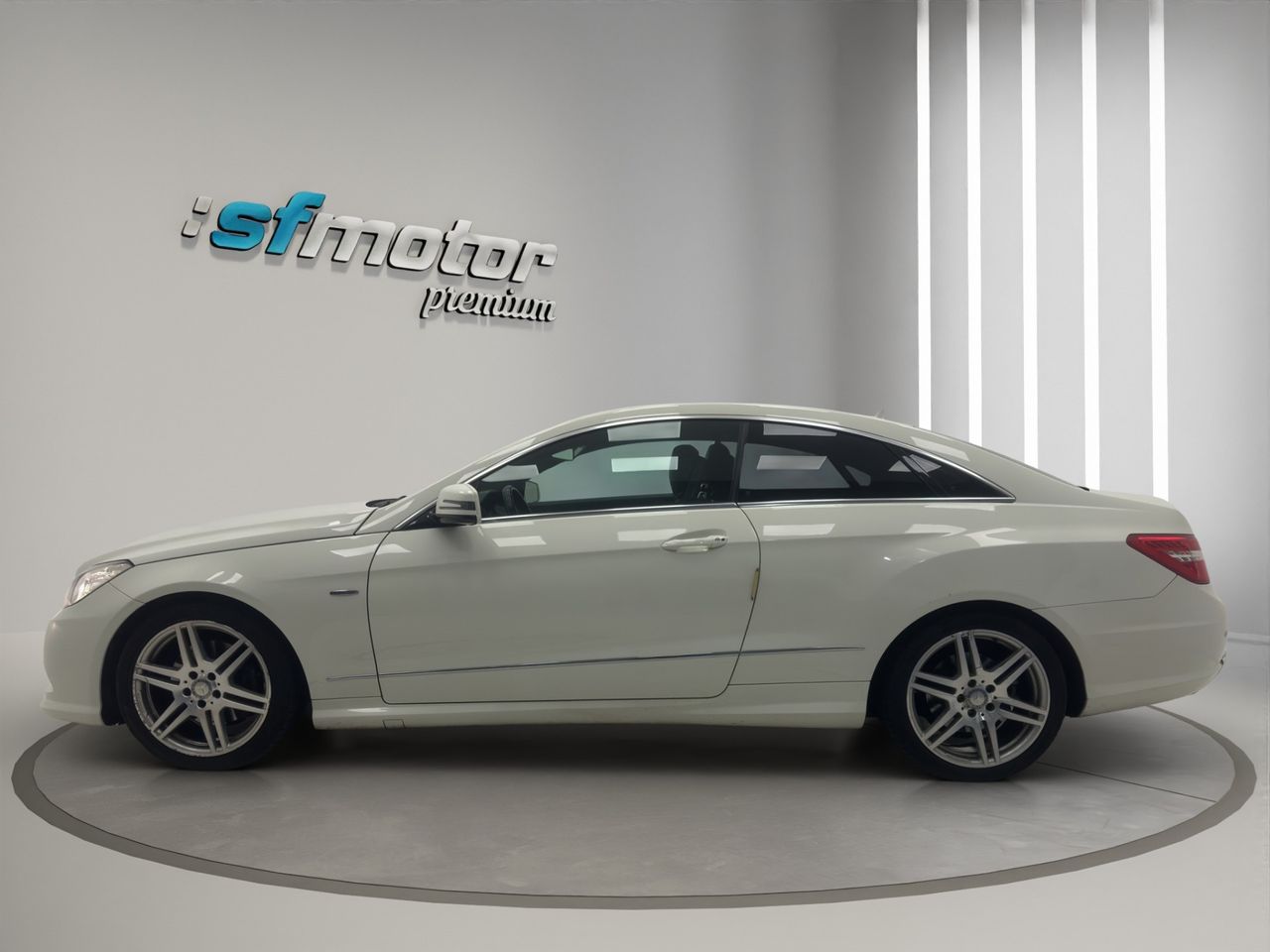 Mercedes Clase E Coupé E 220 CDI Blue Efficiency Avantg. - Foto 4
