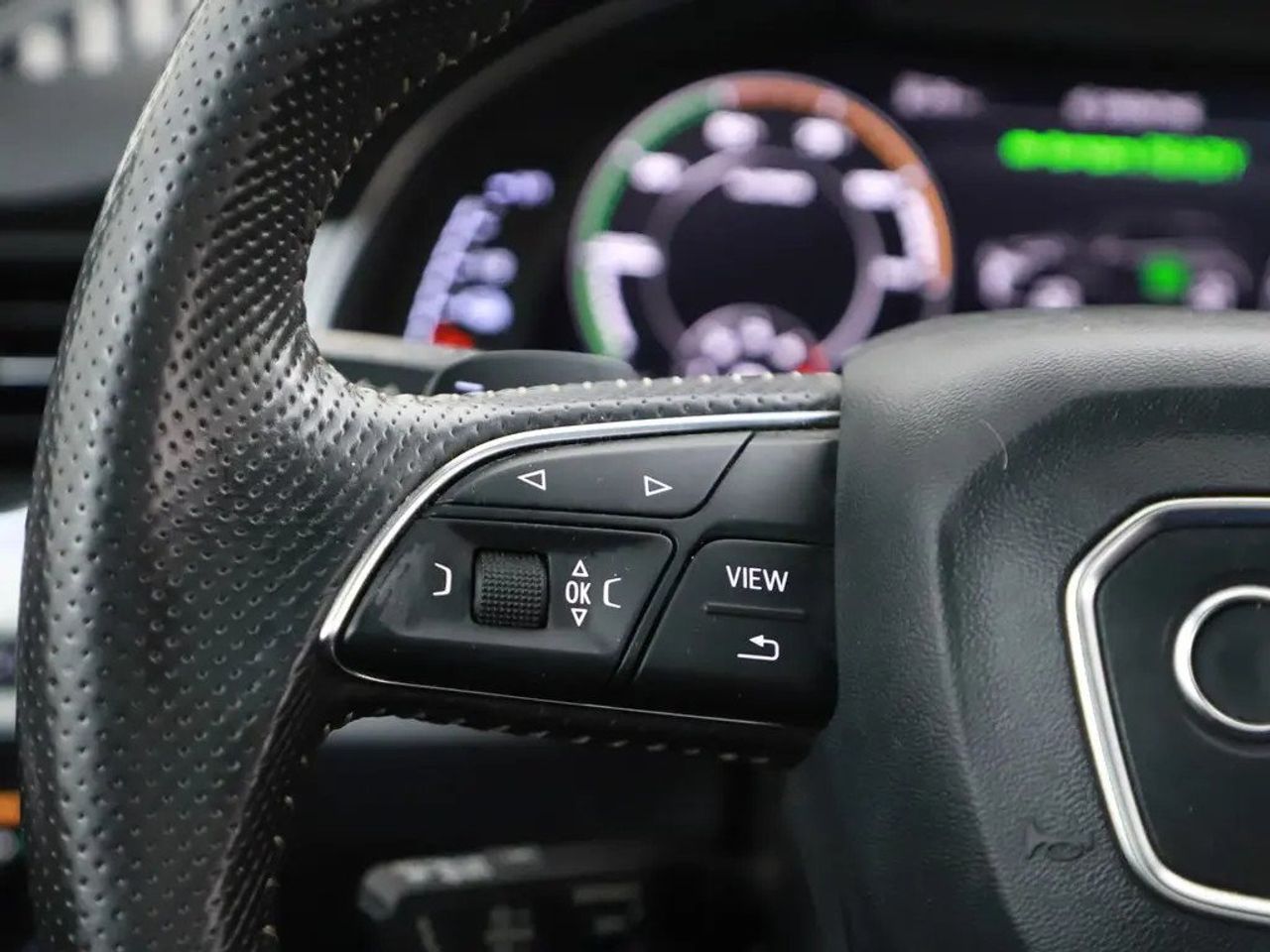 Audi Q7 E-TRON 3.0 TDI SPORT - Foto 6