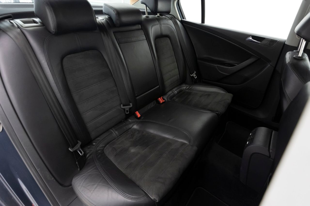 Volkswagen Passat 2.0 - Foto 7