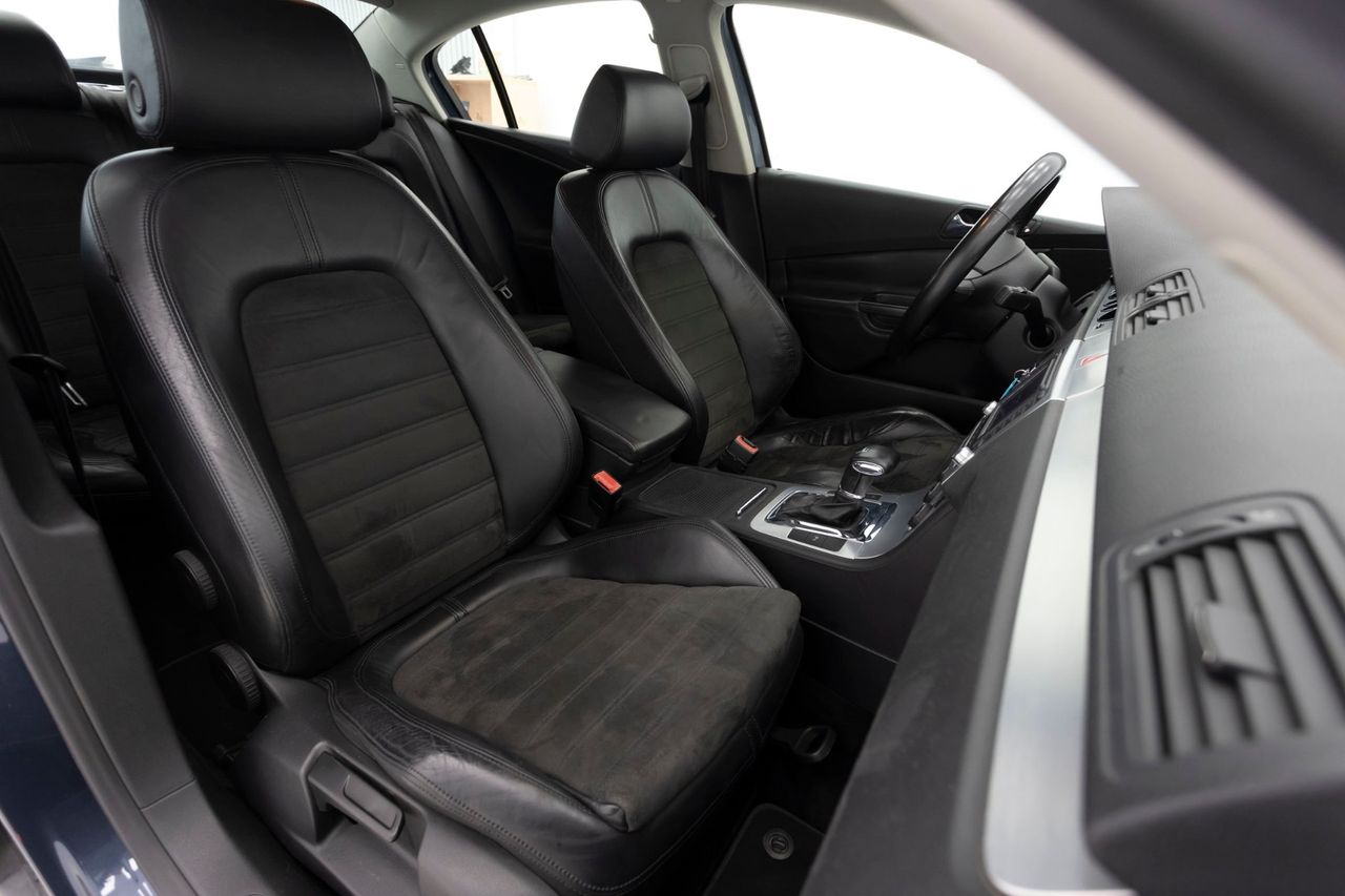 Volkswagen Passat 2.0 - Foto 9