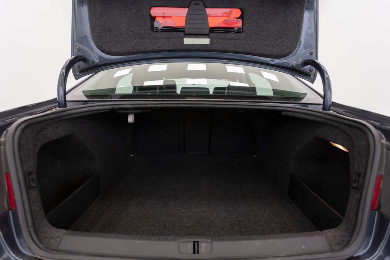 Volkswagen Passat 2.0 - Foto 6