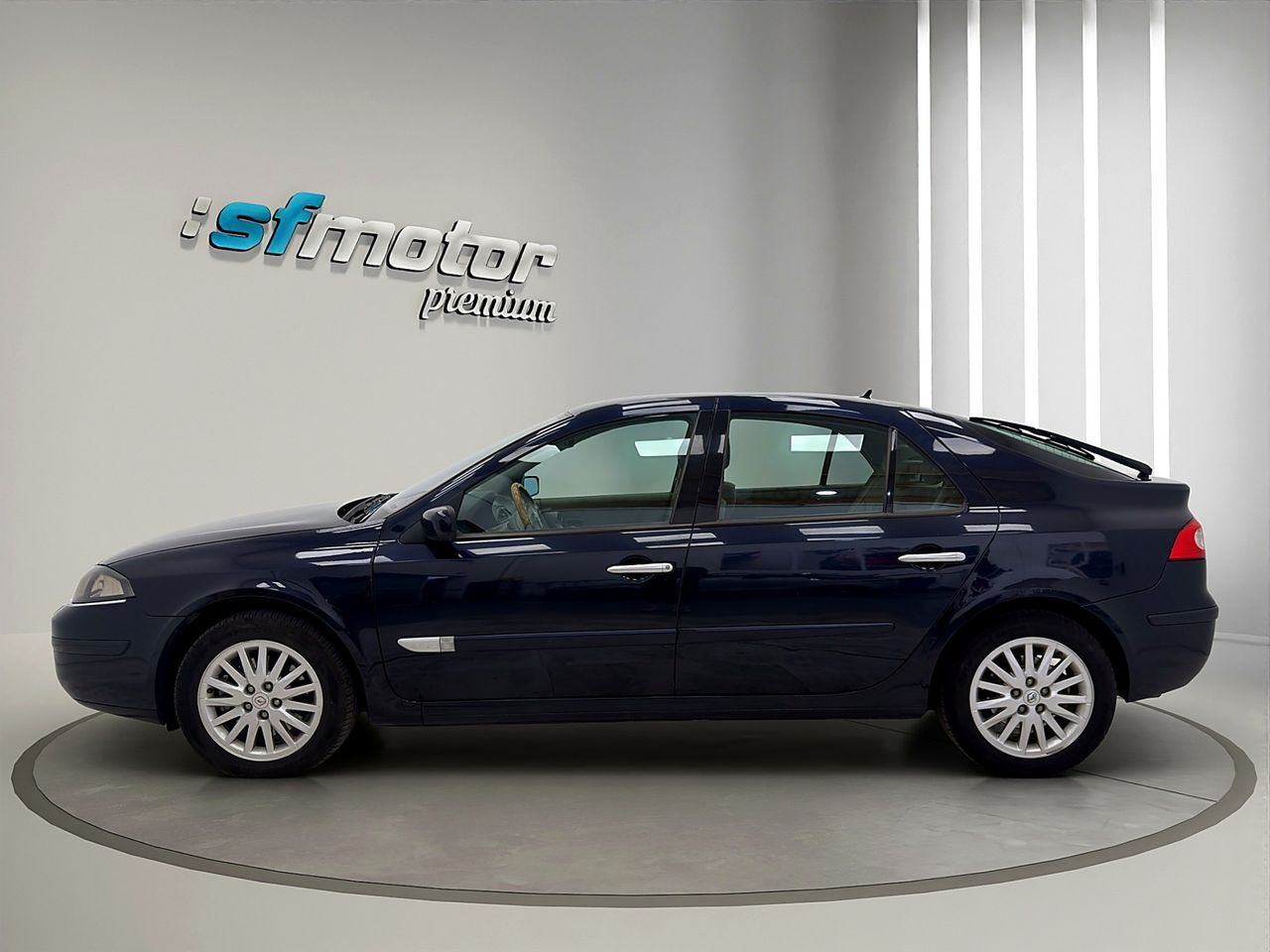 Renault Laguna Privilege 2.0dCi 150CV E4 - Foto 4