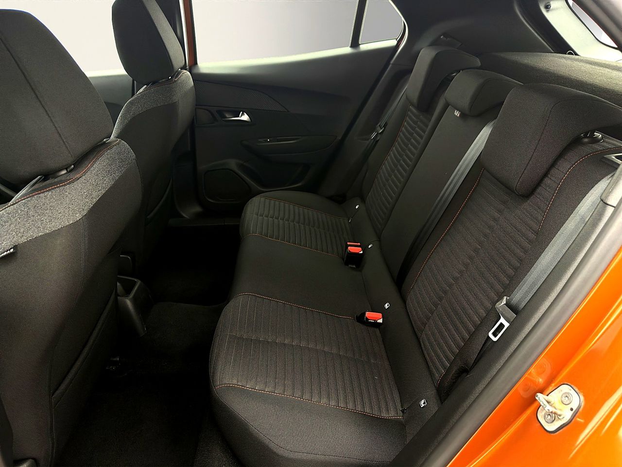 Peugeot 2008 Active BlueHDI 81kW (110CV) - Foto 14
