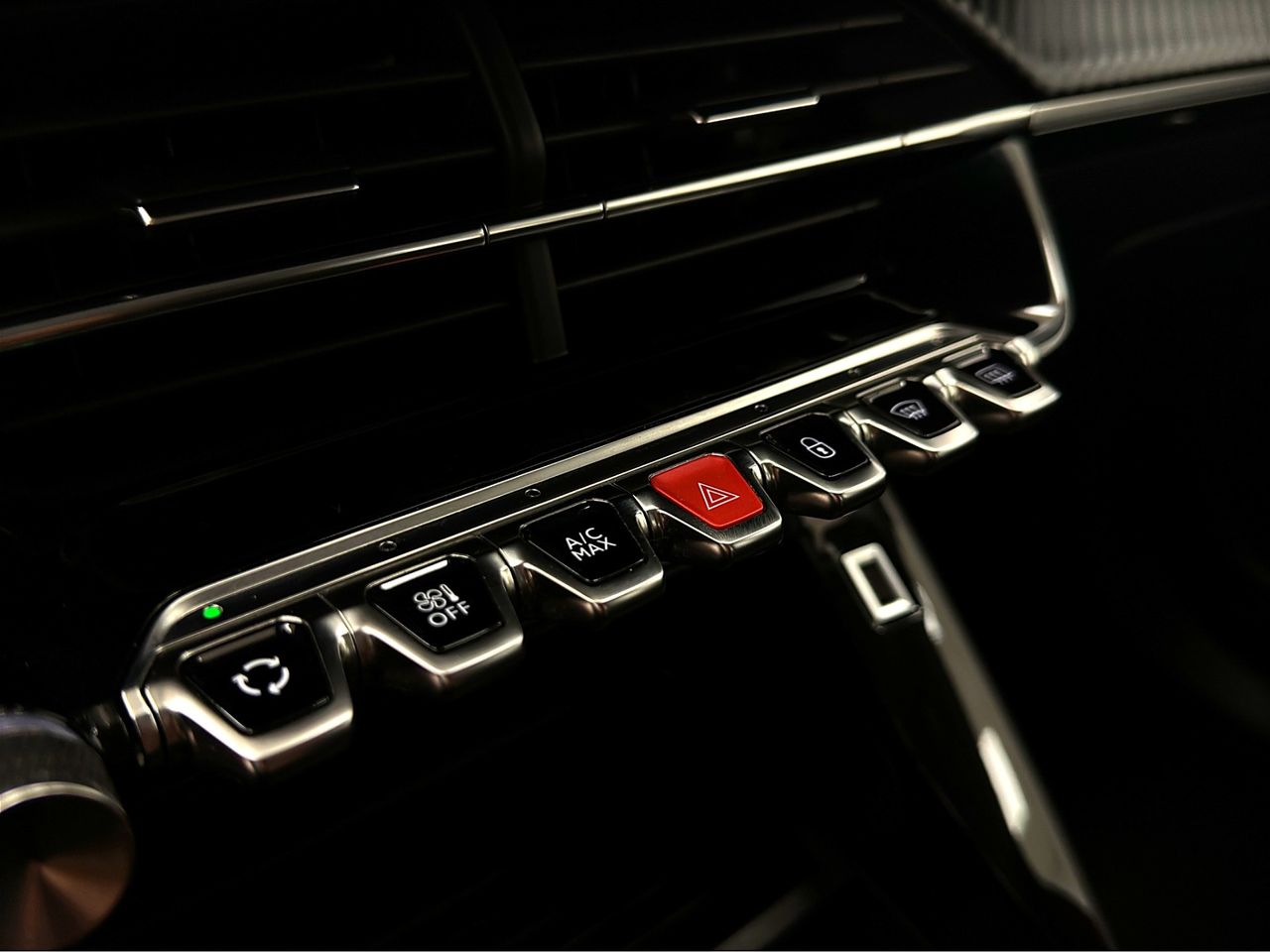 Peugeot 2008 Active BlueHDI 81kW (110CV) - Foto 26