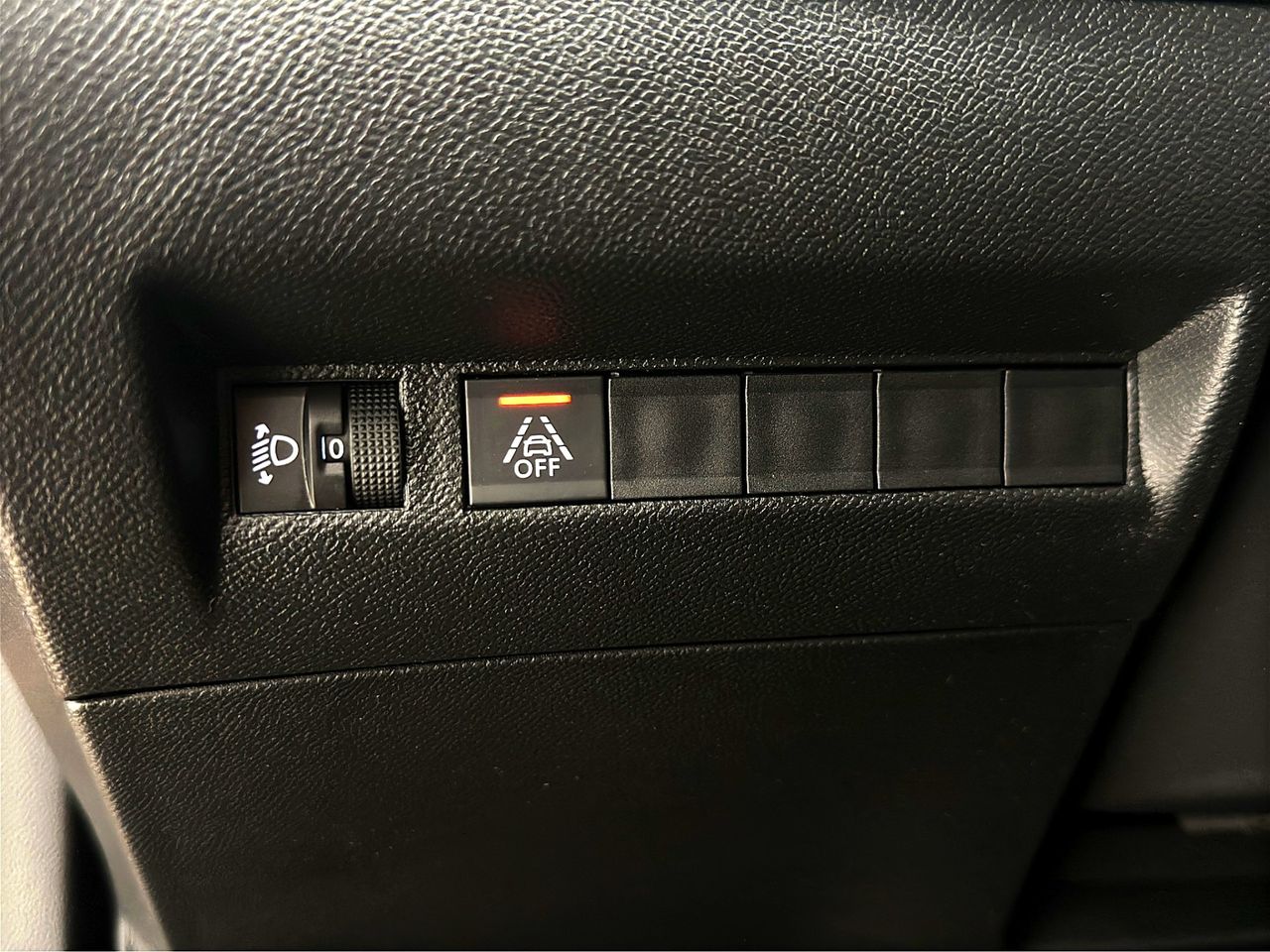 Peugeot 2008 Active BlueHDI 81kW (110CV) - Foto 24