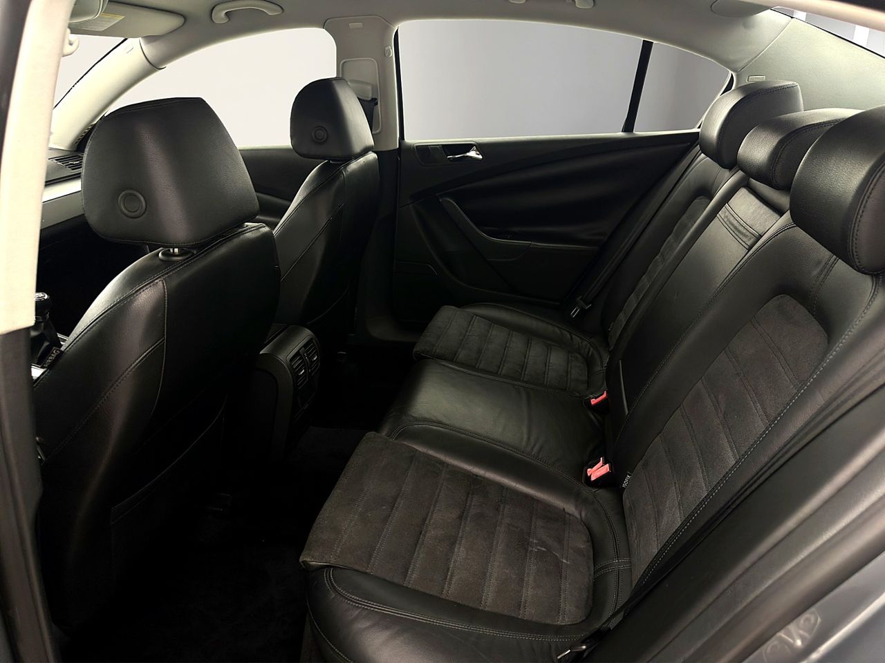 Volkswagen Passat 2.0 TDI 140cv Advance - Foto 26