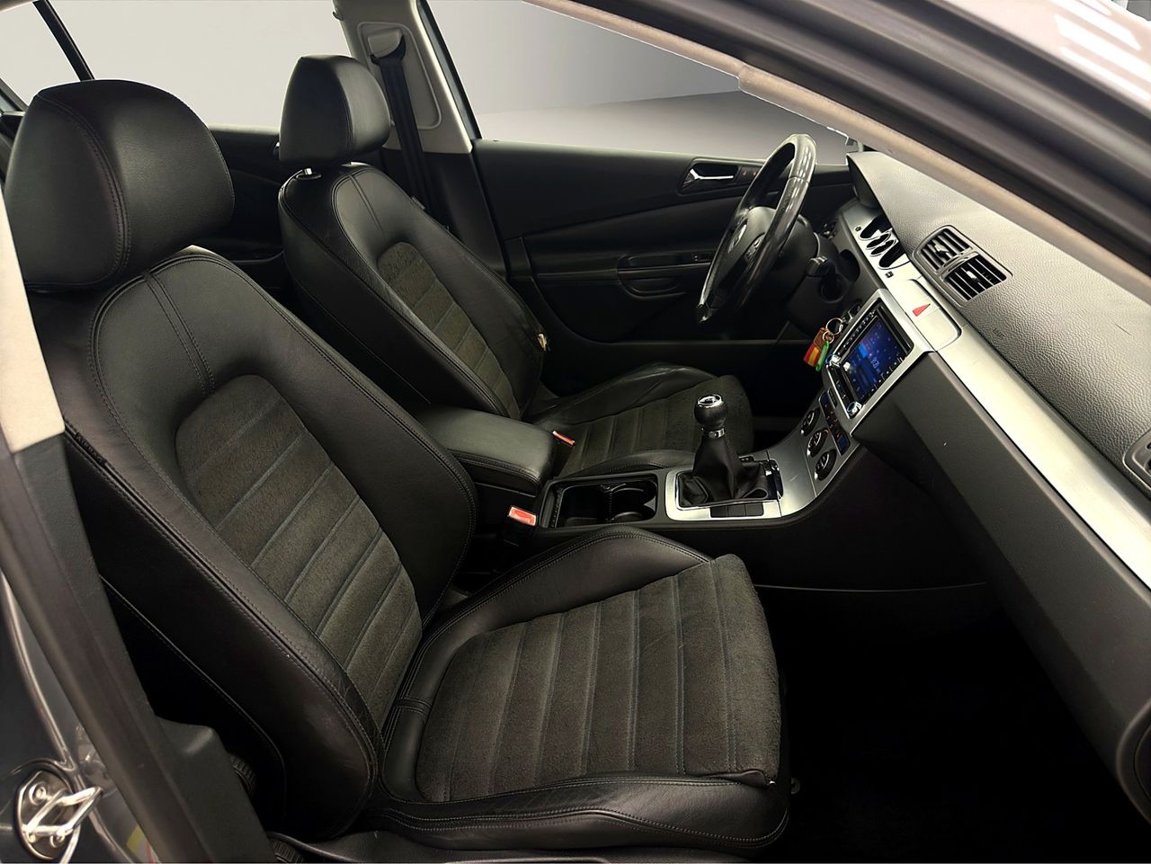 Volkswagen Passat 2.0 TDI 140cv Advance - Foto 10