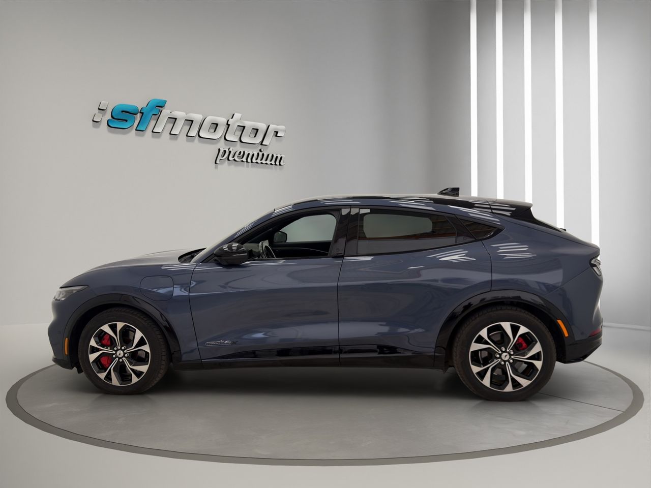 Ford Mustang Mach-E AWD 258kW Batería 98.8Kwh - Foto 4