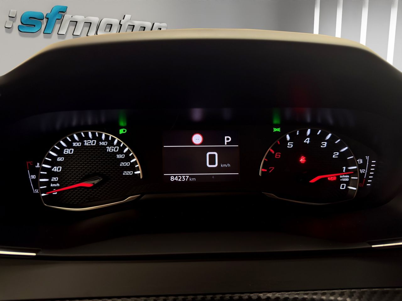 Peugeot 2008 Active Pack BlueHDI 130 S&S EAT8 - Foto 11