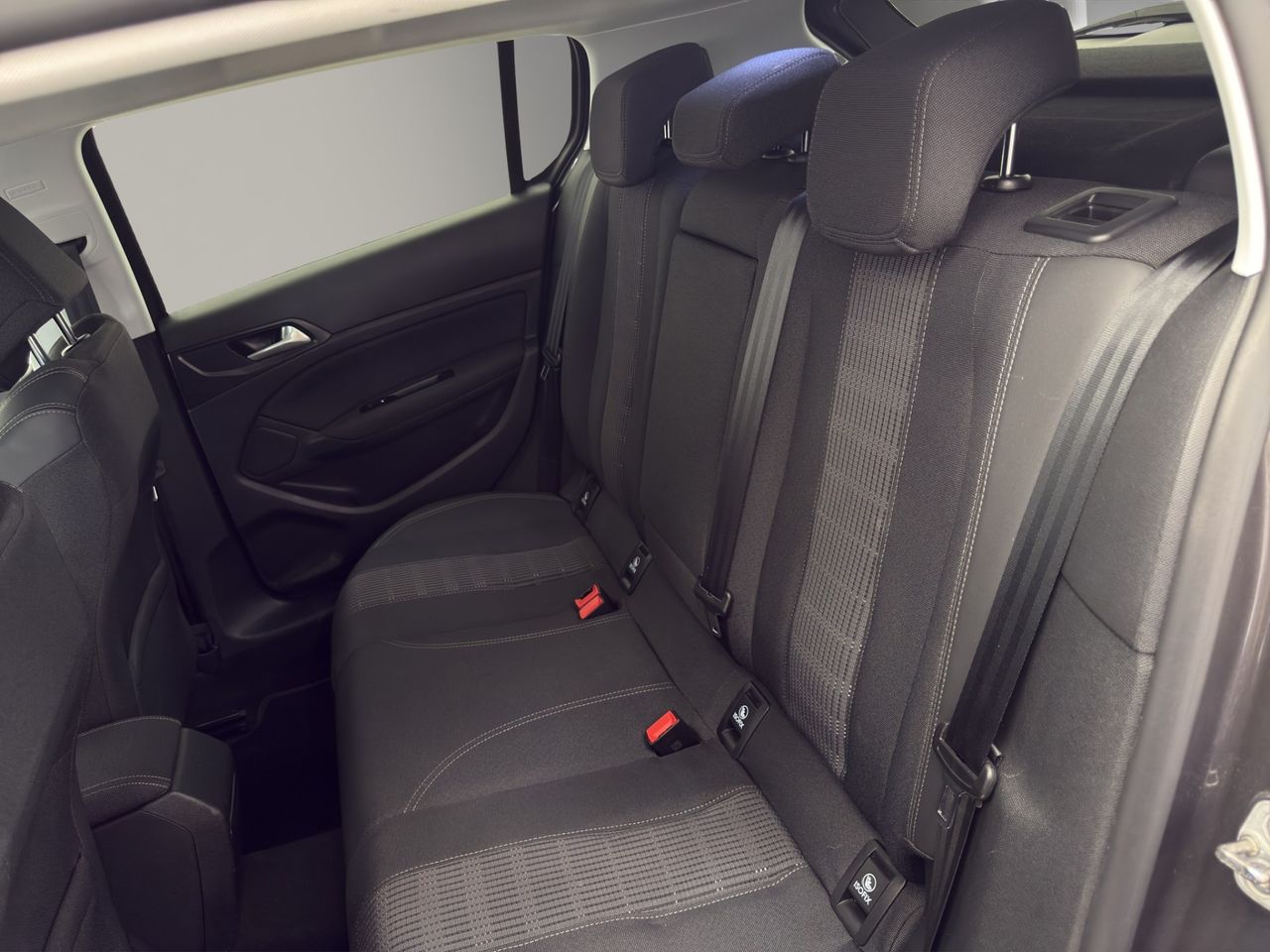 Peugeot 308 5p Allure Pack BlueHDI 130 S&S EAT8 - Foto 14