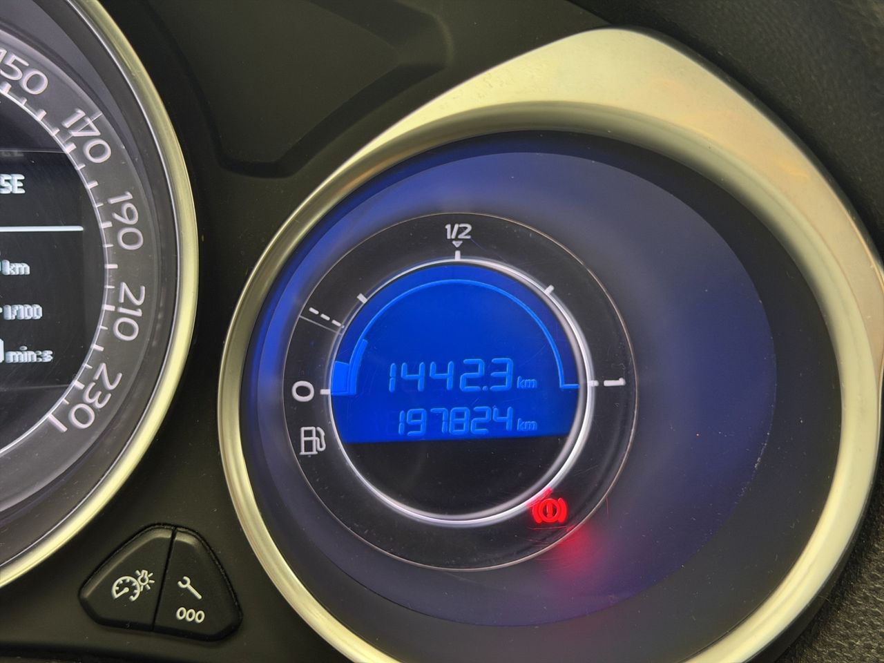 DS DS 4 Crossback 1.6 BlueHDi 120cv STT Style - Foto 24