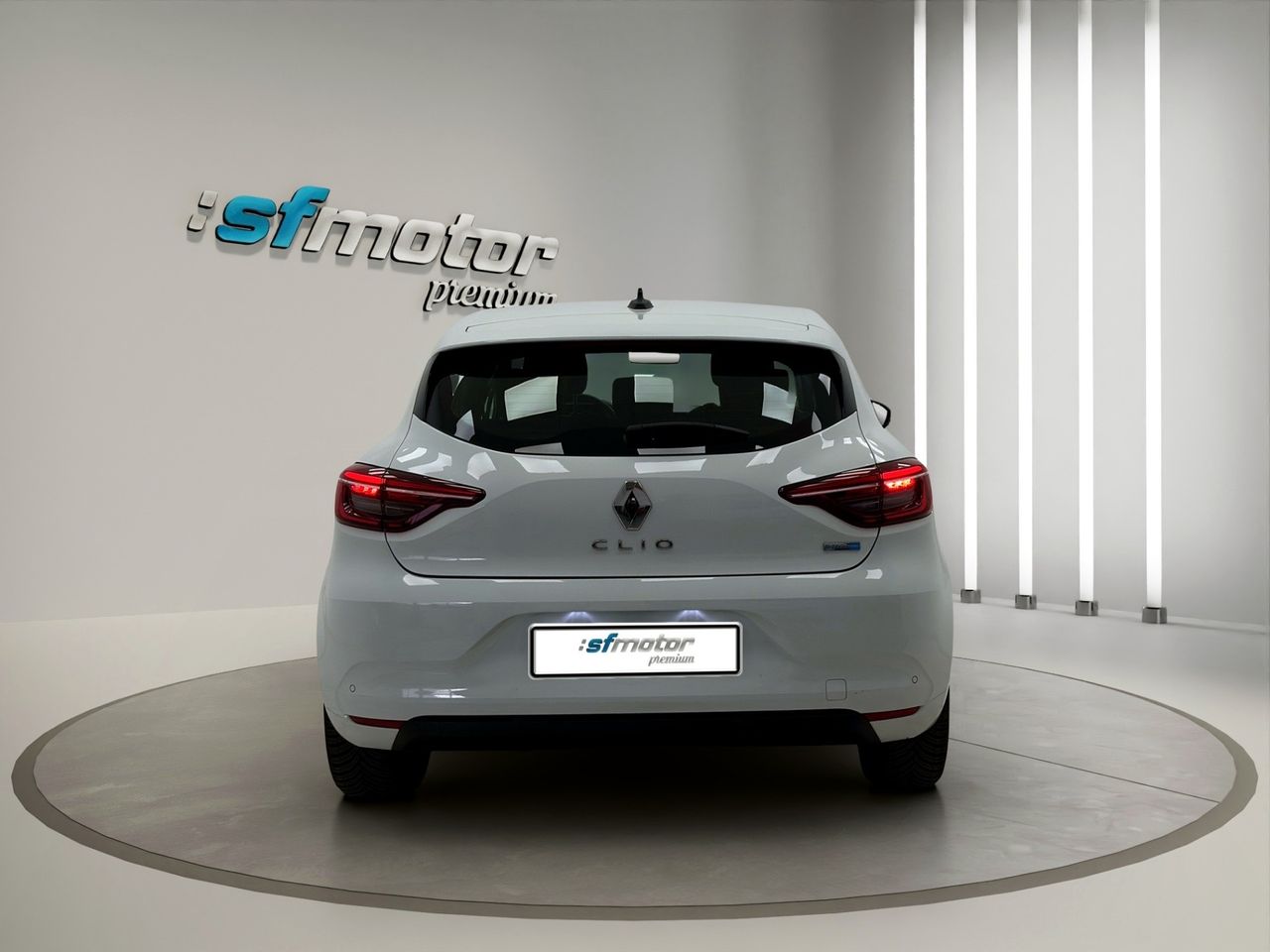 Renault Clio Business 1.6 E-Tech Hybrid 140CV BVA6 - Foto 6