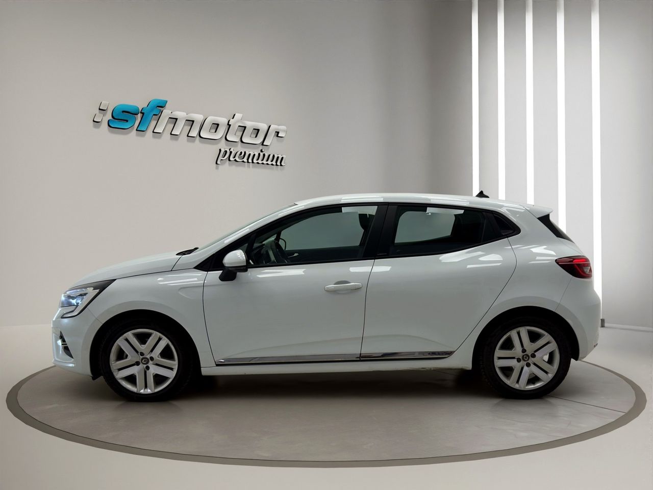 Renault Clio Business 1.6 E-Tech Hybrid 140CV BVA6 - Foto 4