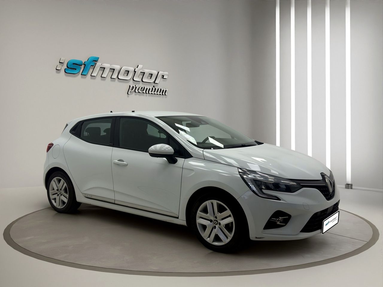 Renault Clio Business 1.6 E-Tech Hybrid 140CV BVA6 - Foto 9