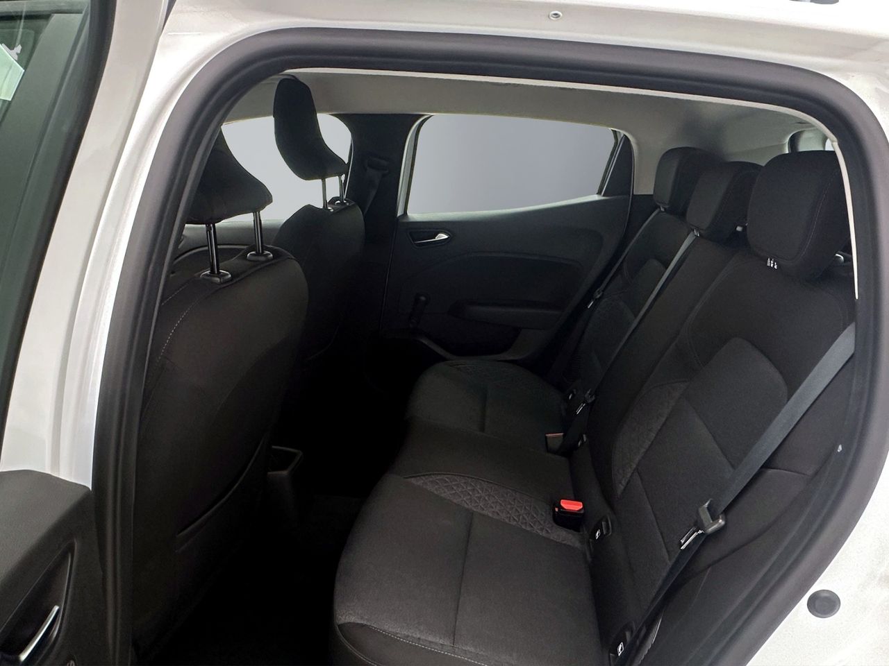 Renault Clio Business 1.6 E-Tech Hybrid 140CV BVA6 - Foto 14