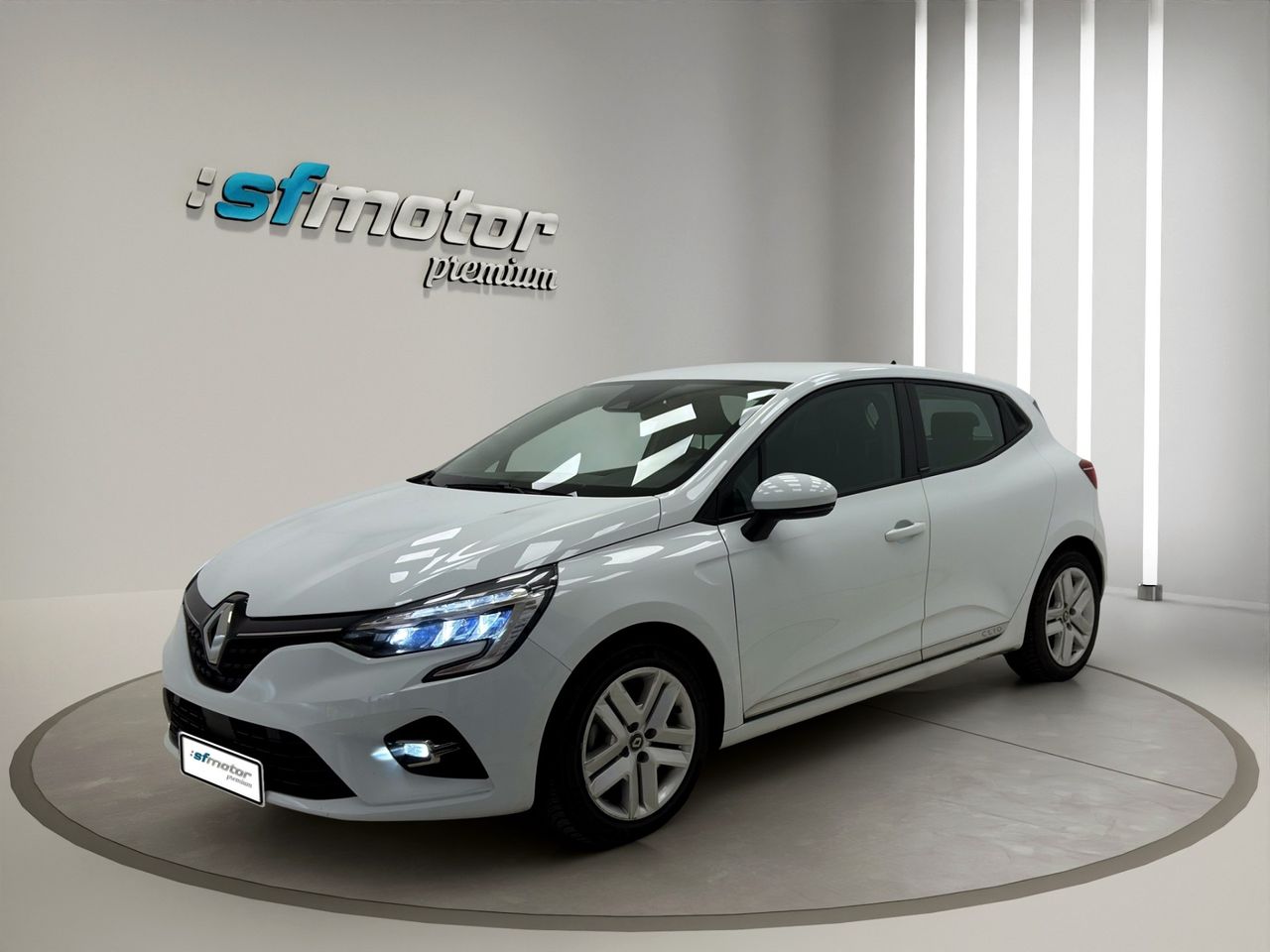 Renault Clio Business 1.6 E-Tech Hybrid 140CV BVA6 - Foto 2