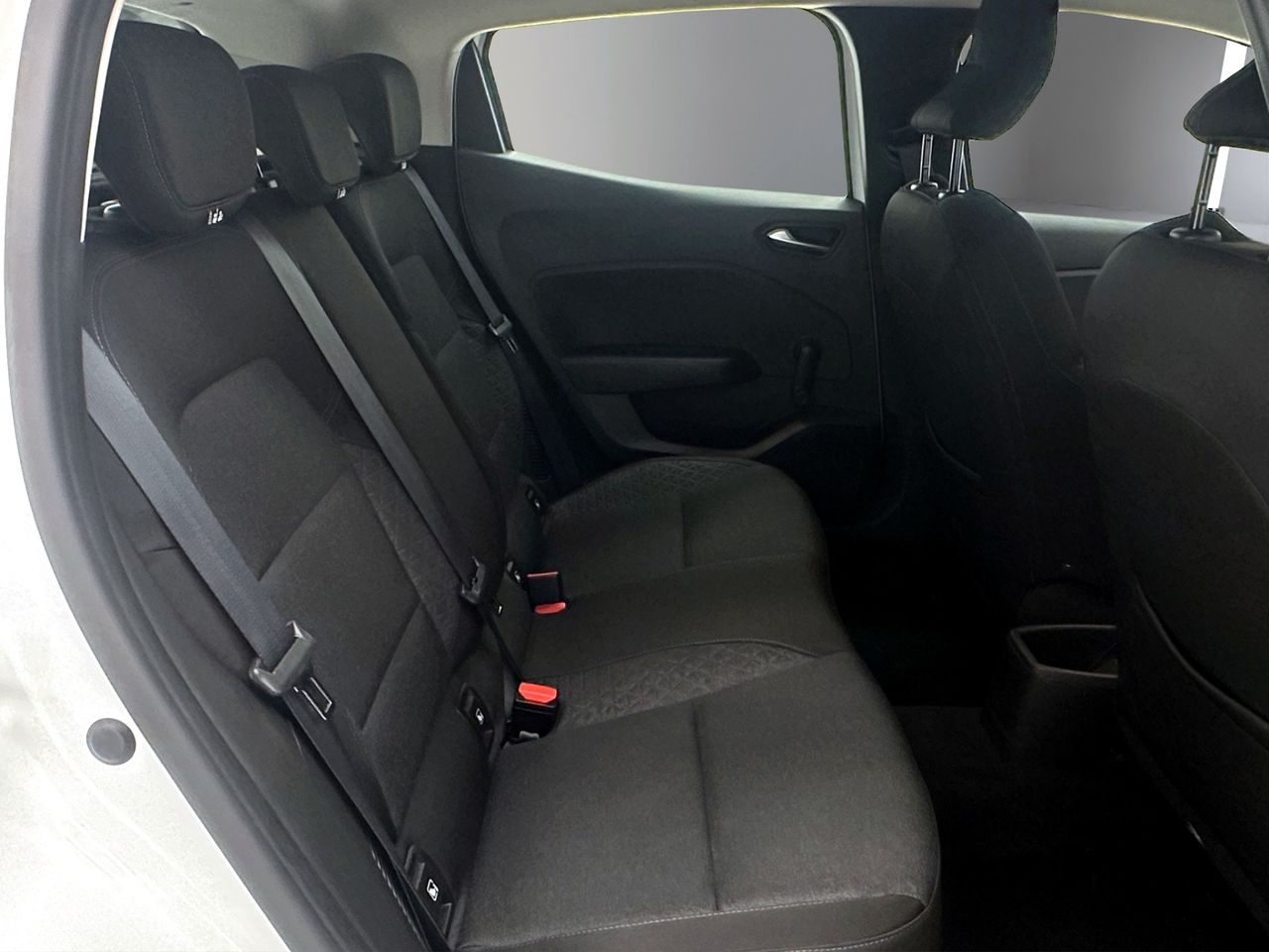 Renault Clio Business 1.6 E-Tech Hybrid 140CV BVA6 - Foto 20