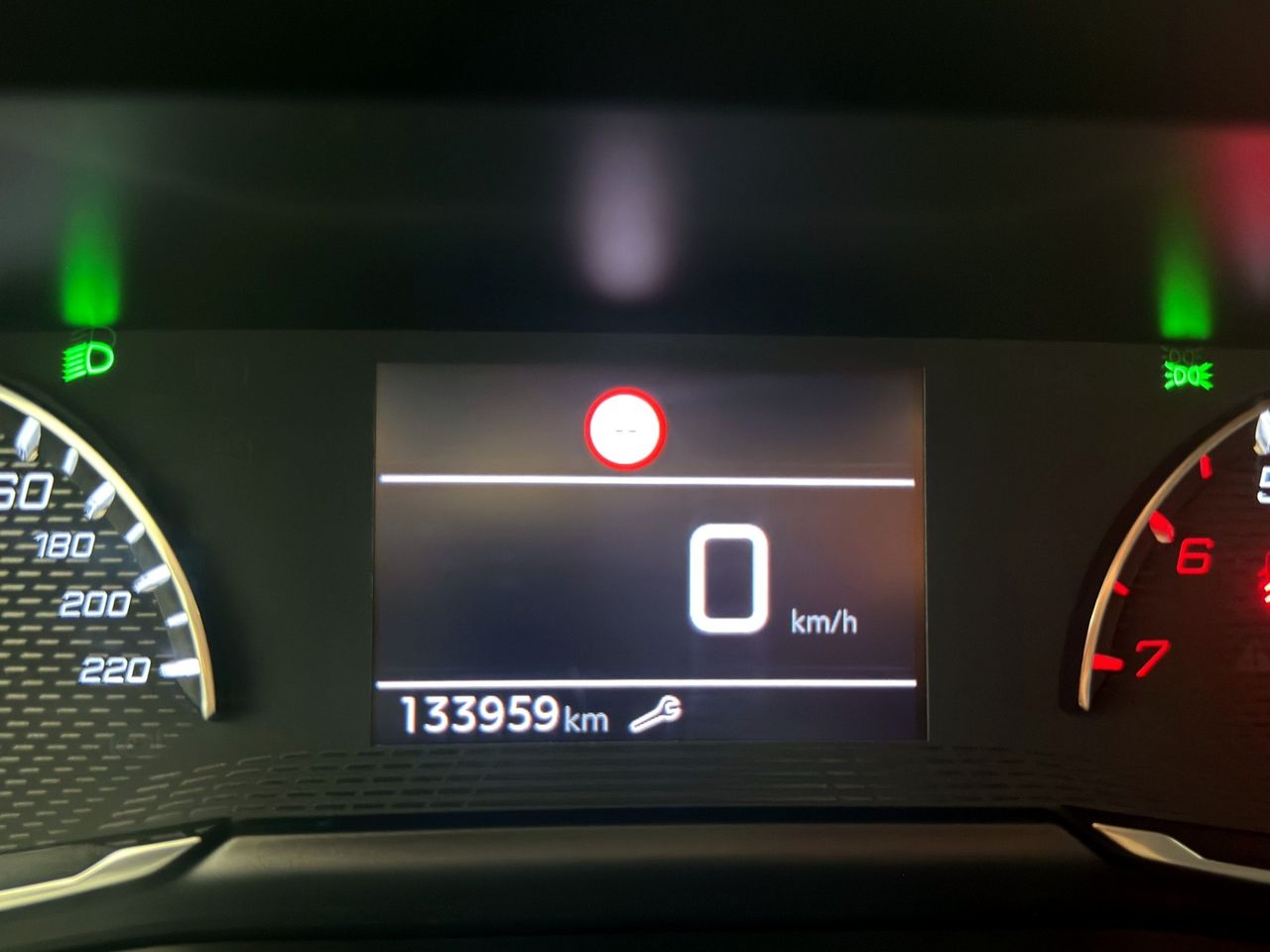Peugeot 2008 Allure BlueHDI 81kW (110CV) - Foto 12