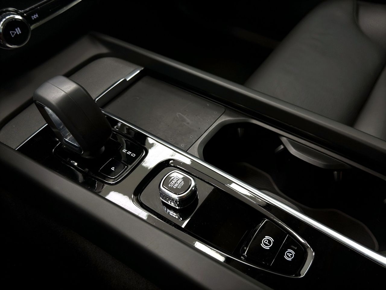 Volvo XC60 2.0 T6 AWD Recharge Plus Dark Auto - Foto 37