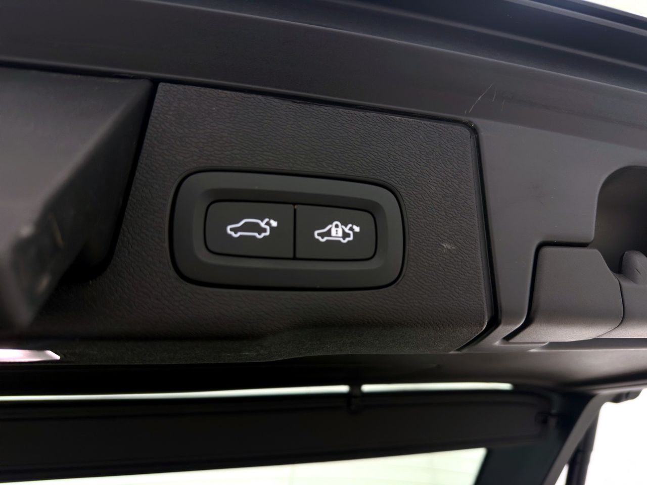 Volvo XC60 2.0 T6 AWD Recharge Plus Dark Auto - Foto 25
