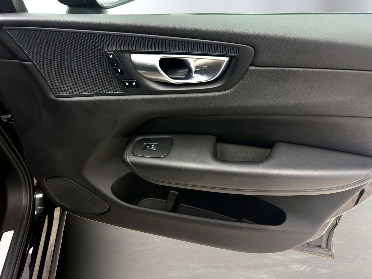 Volvo XC60 2.0 T6 AWD Recharge Plus Dark Auto - Foto 18