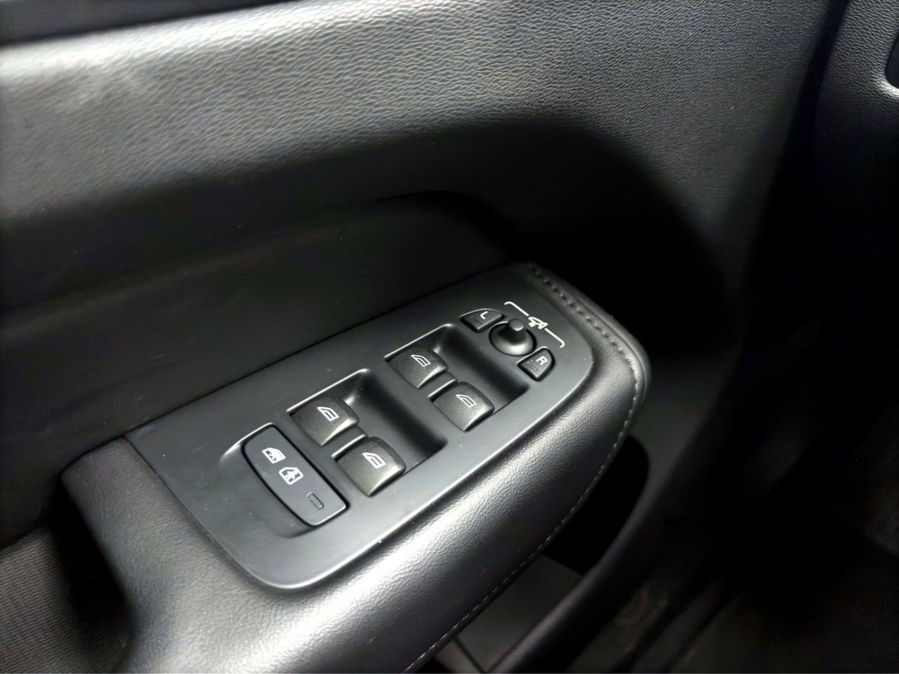 Volvo XC60 2.0 T6 AWD Recharge Plus Dark Auto - Foto 35