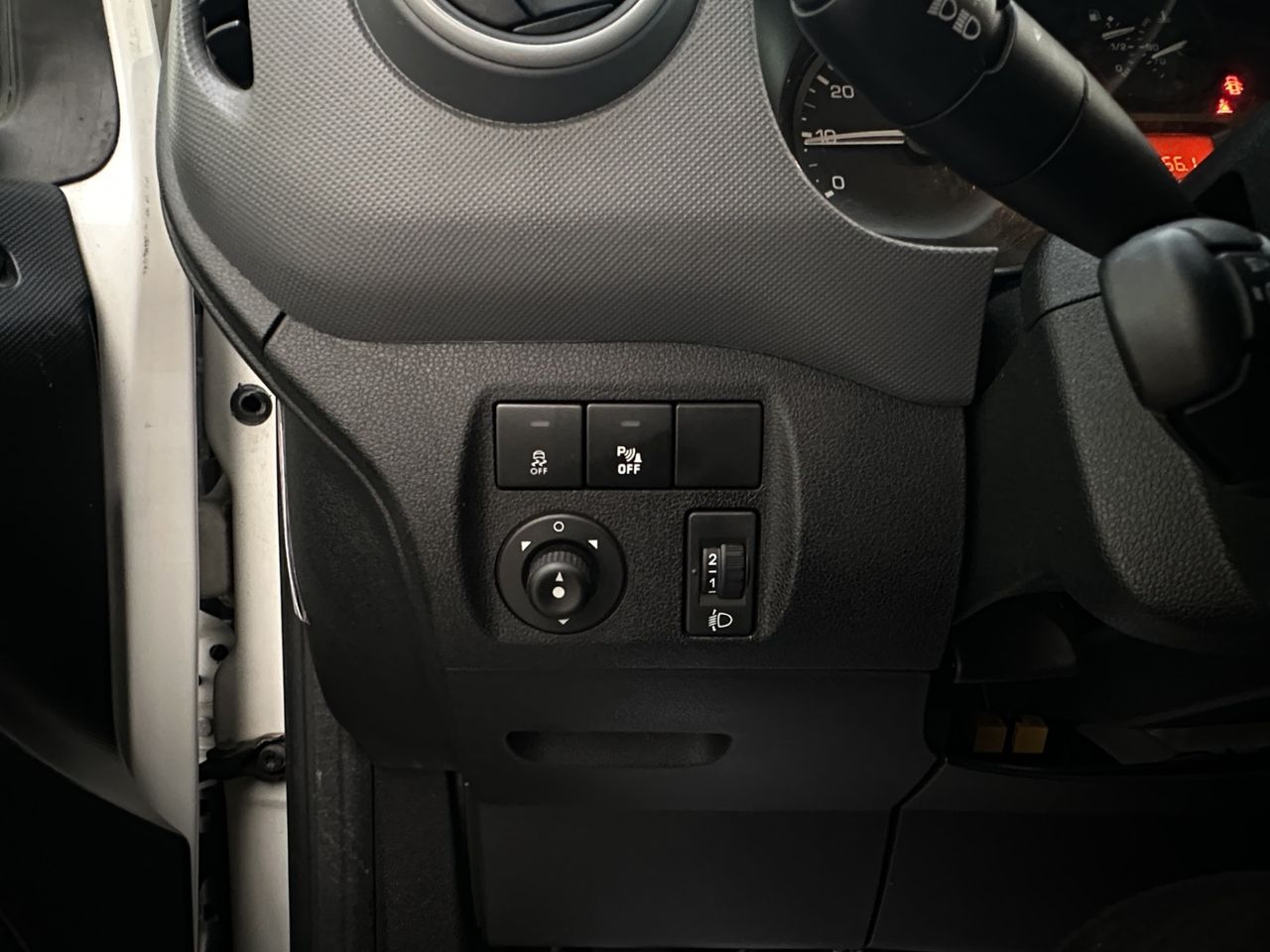 Citroën Berlingo FURGÓN L1 1.6 BlueHDi 100 BUSINESS 4D - Foto 23