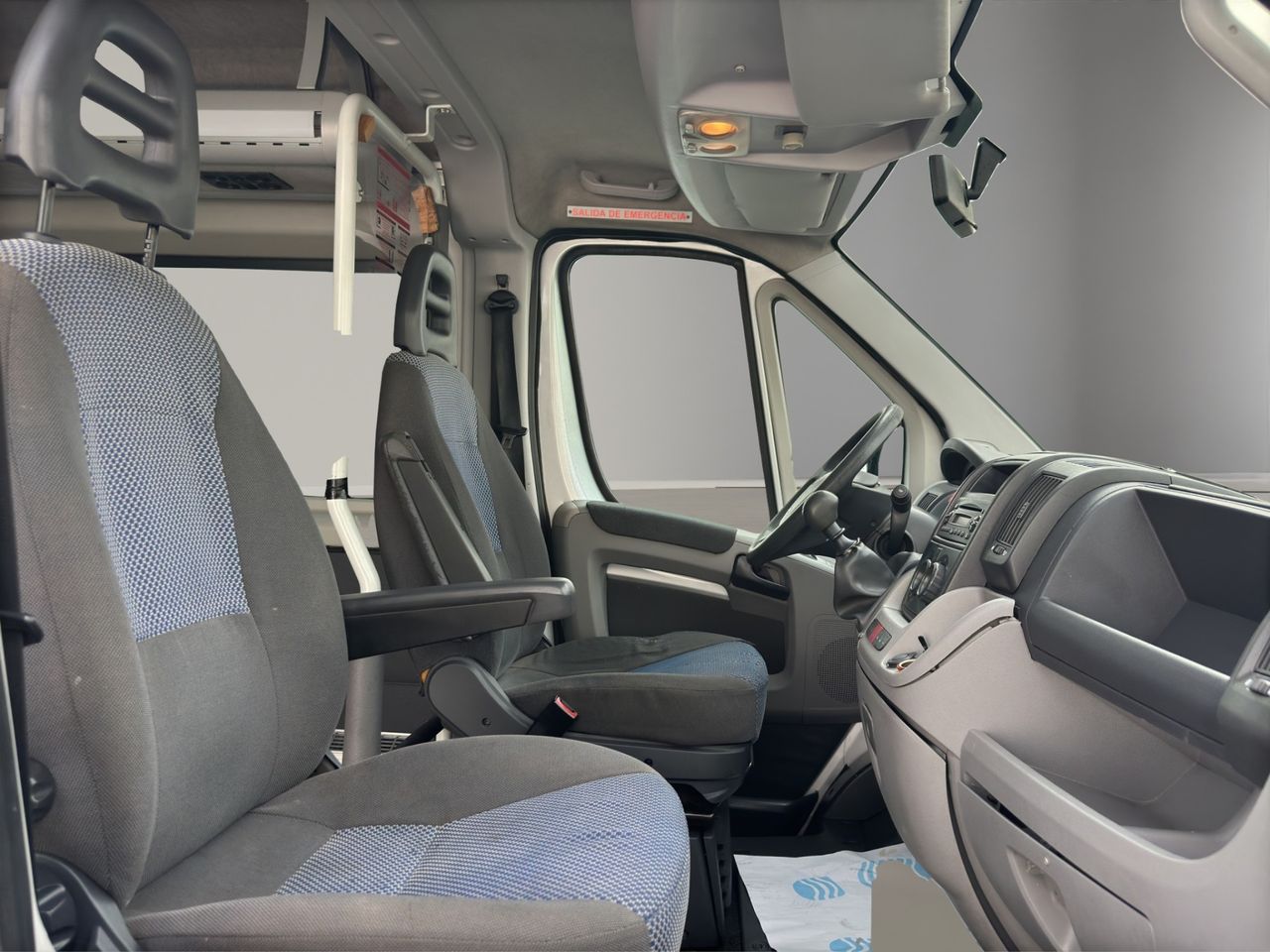 Peugeot Boxer Minibús 17 plazas 3.0 HDi 157 CV - Foto 18