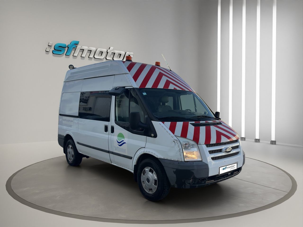 Ford Transit 330 M Semielevado 140CV Furgón Techo Semielevado · Oficina Móvil - Foto 9