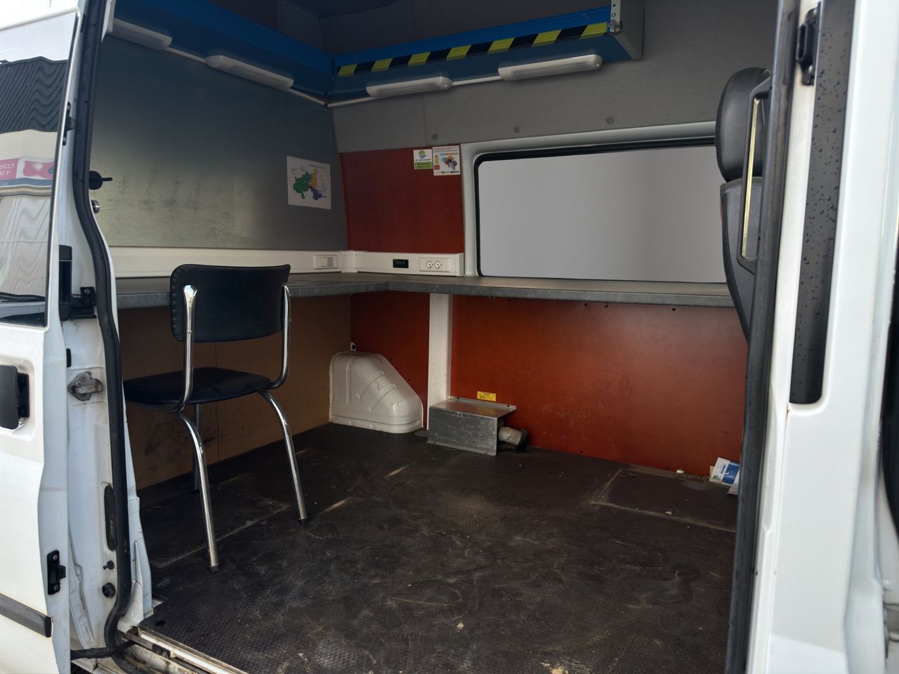 Ford Transit 330 M Semielevado 140CV Furgón Techo Semielevado · Oficina Móvil - Foto 14