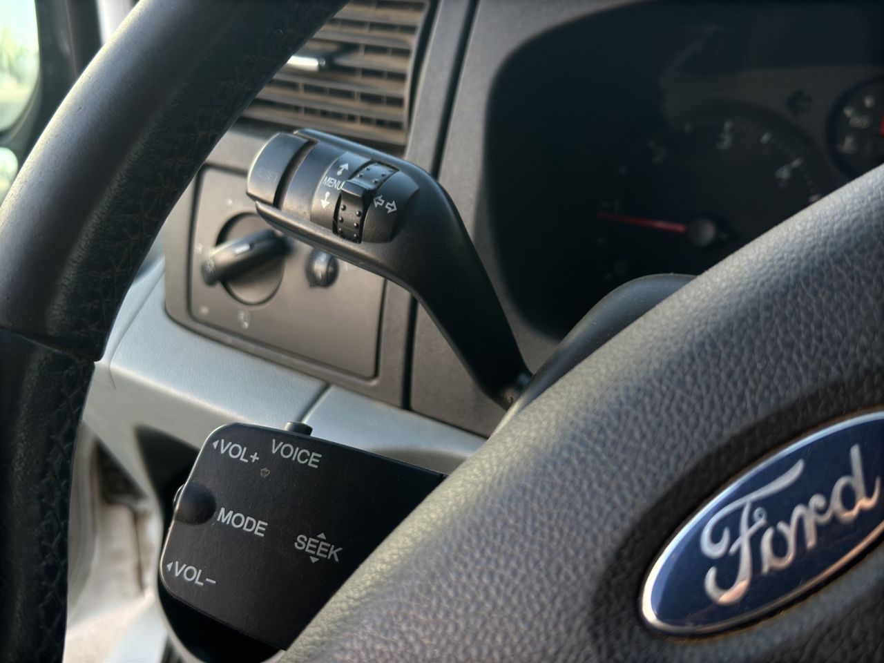 Ford Transit 330 M Semielevado 140CV Furgón Techo Semielevado · Oficina Móvil - Foto 23