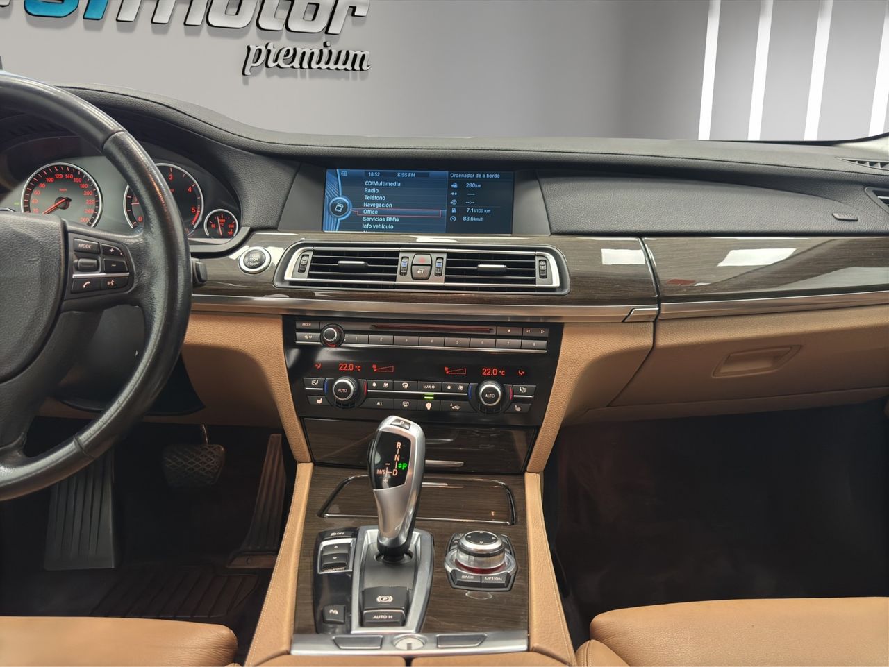 BMW Serie 7 740d 306CV - Foto 16