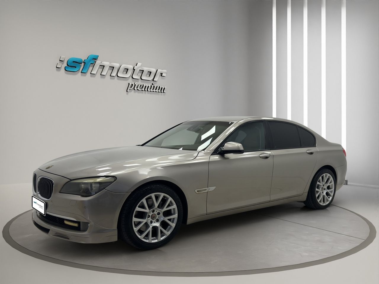 BMW Serie 7 740d 306CV - Foto 2