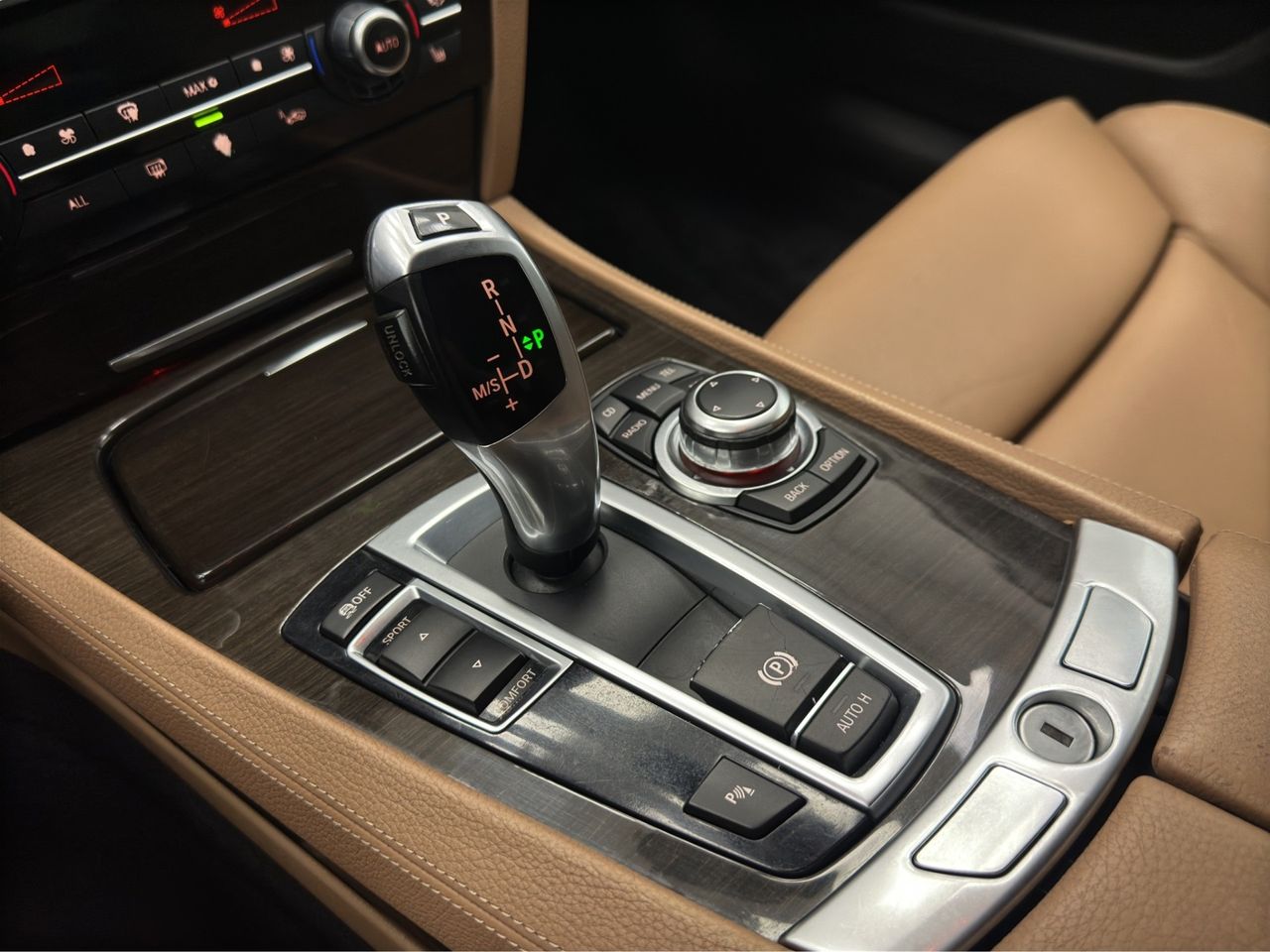 BMW Serie 7 740d 306CV - Foto 30