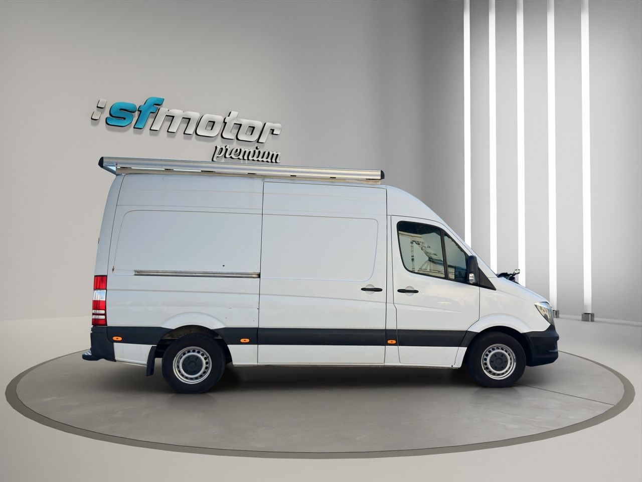 Mercedes Sprinter 313 CDI 129CV A2H2 3.5T Furgón Medio Techo Alto · Perfect Tool - Foto 8