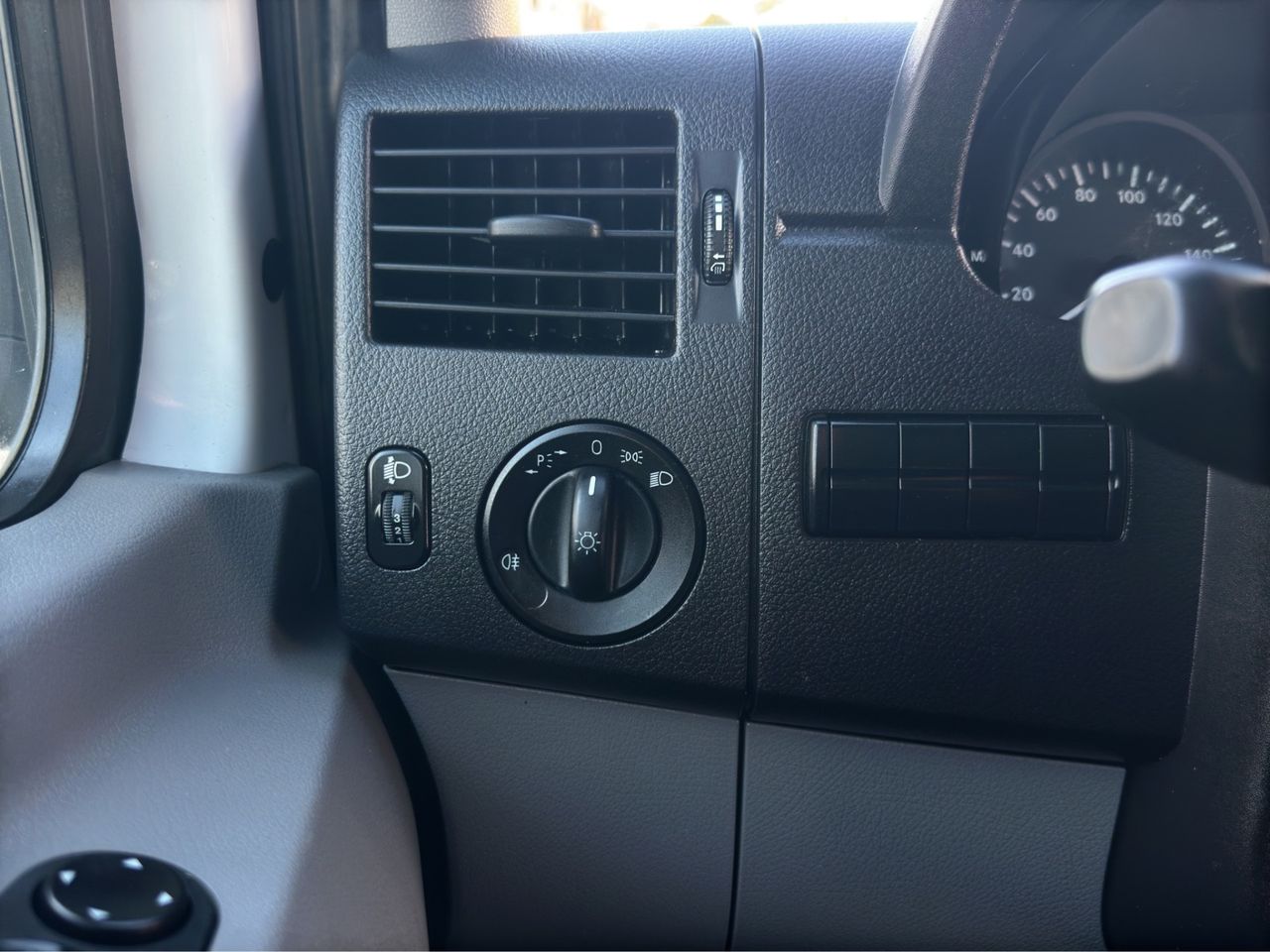 Mercedes Sprinter 313 CDI 129CV A2H2 3.5T Furgón Medio Techo Alto · Perfect Tool - Foto 24