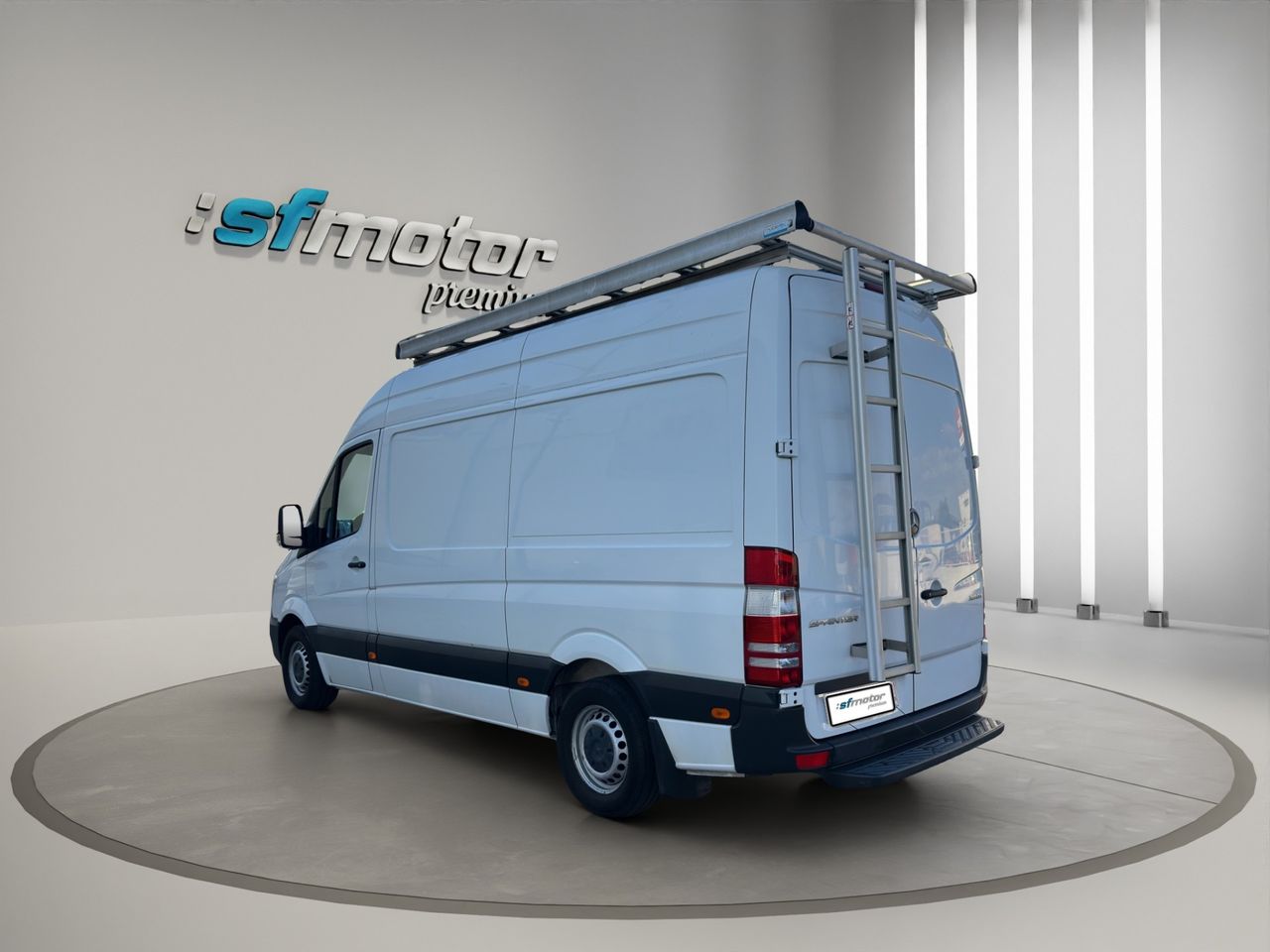 Mercedes Sprinter 313 CDI 129CV A2H2 3.5T Furgón Medio Techo Alto · Perfect Tool - Foto 5