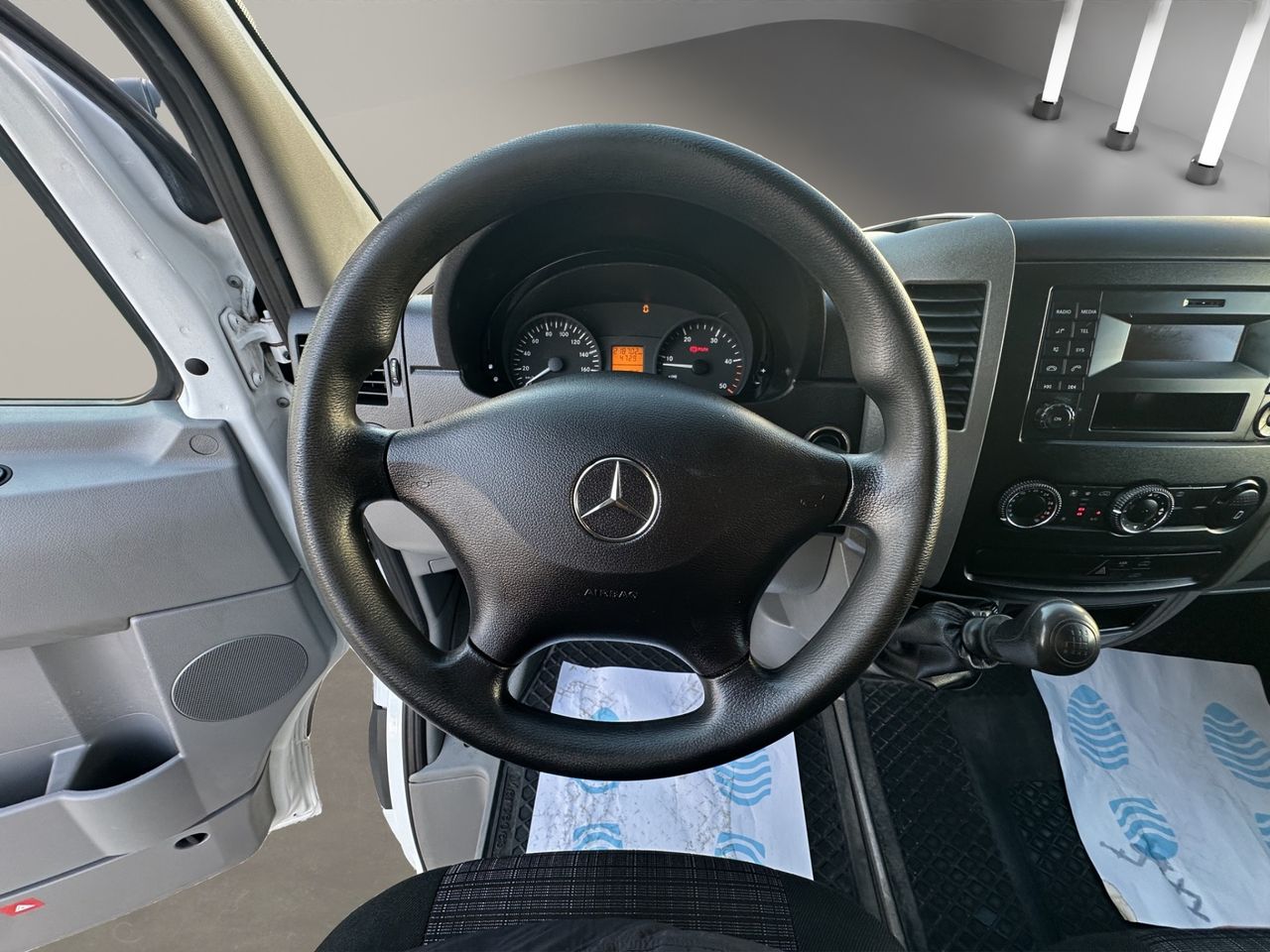 Mercedes Sprinter 313 CDI 129CV A2H2 3.5T Furgón Medio Techo Alto · Perfect Tool - Foto 11