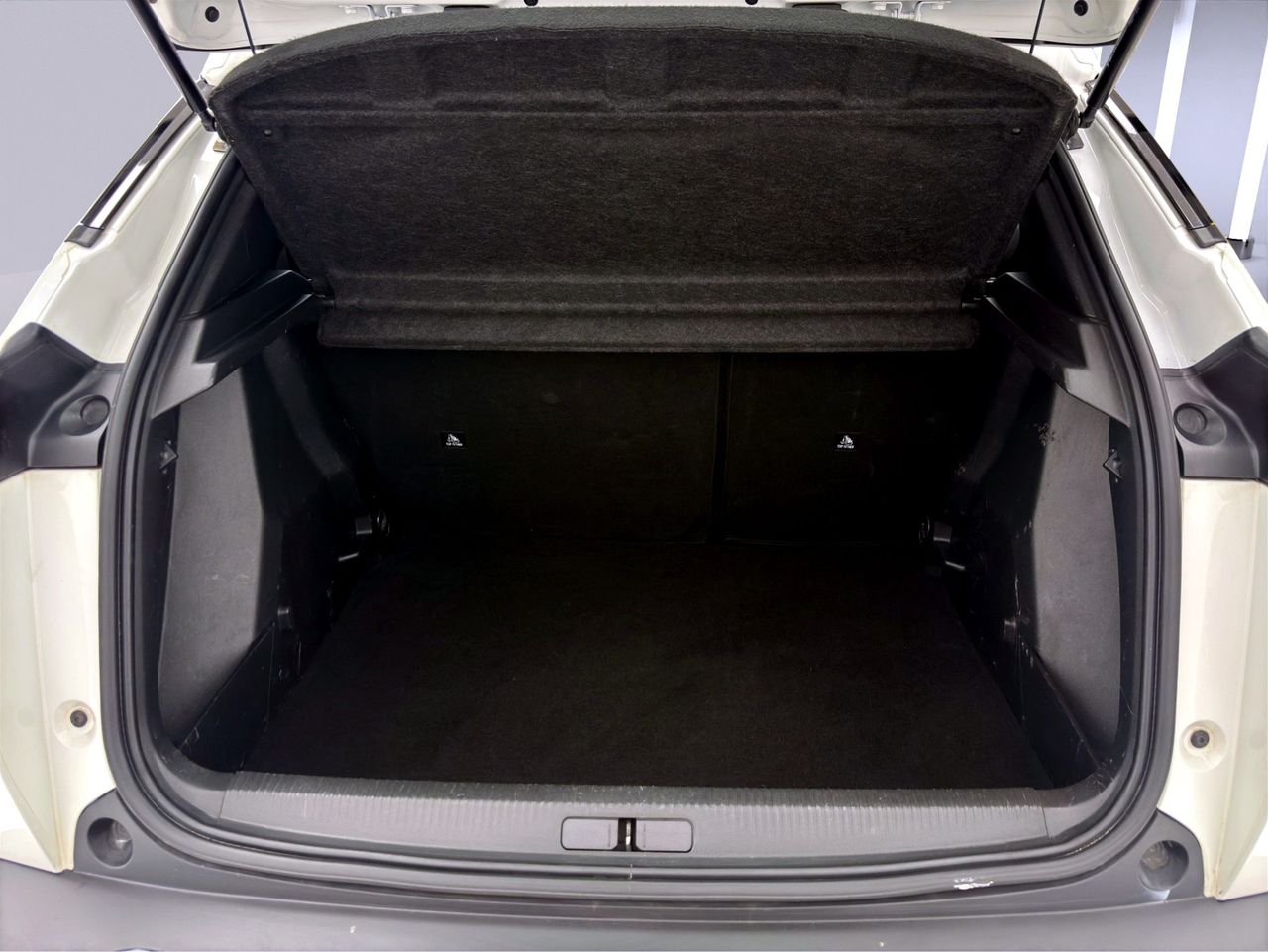 Peugeot 2008 Active Pack BlueHDI 81kW (110CV) - Foto 21