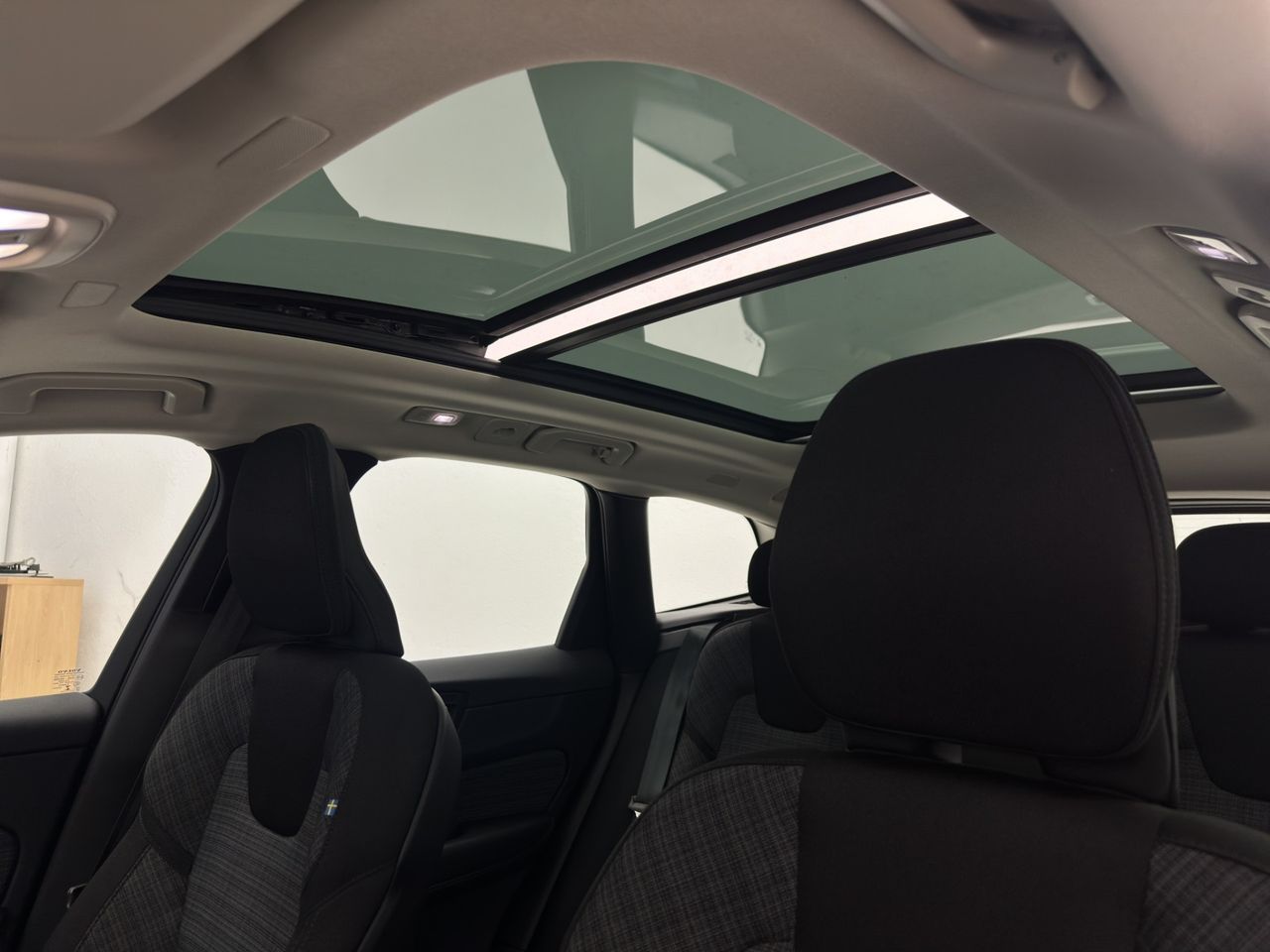 Volvo XC60 2.0 T6 AWD Recharge Core Auto - Foto 40