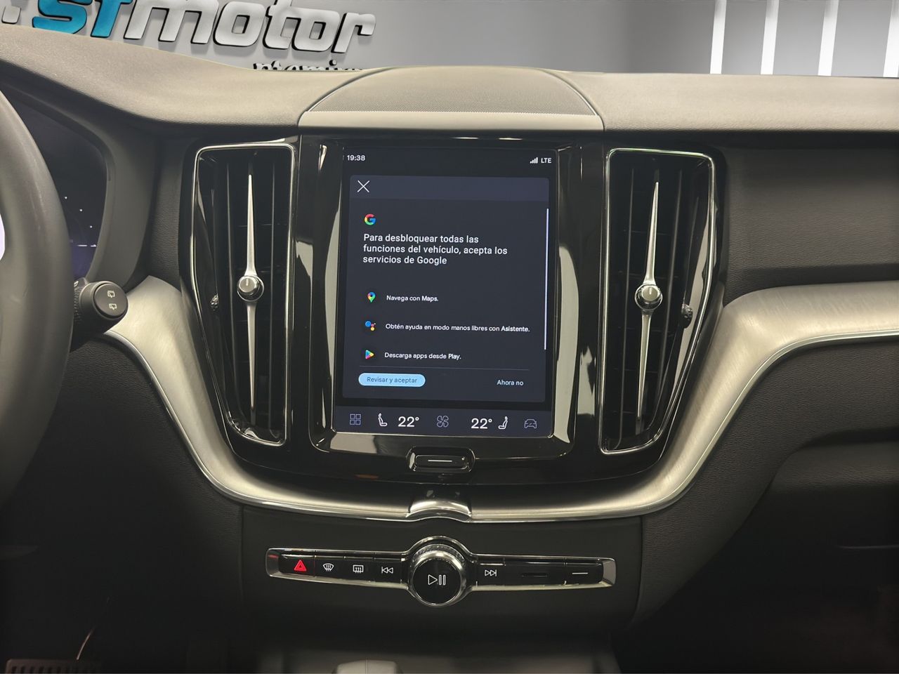 Volvo XC60 2.0 T6 AWD Recharge Core Auto - Foto 17