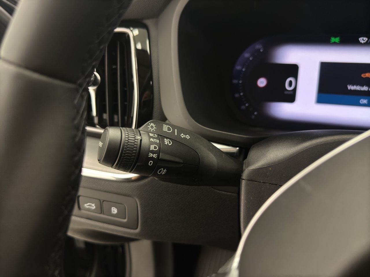 Volvo XC60 2.0 T6 AWD Recharge Core Auto - Foto 29
