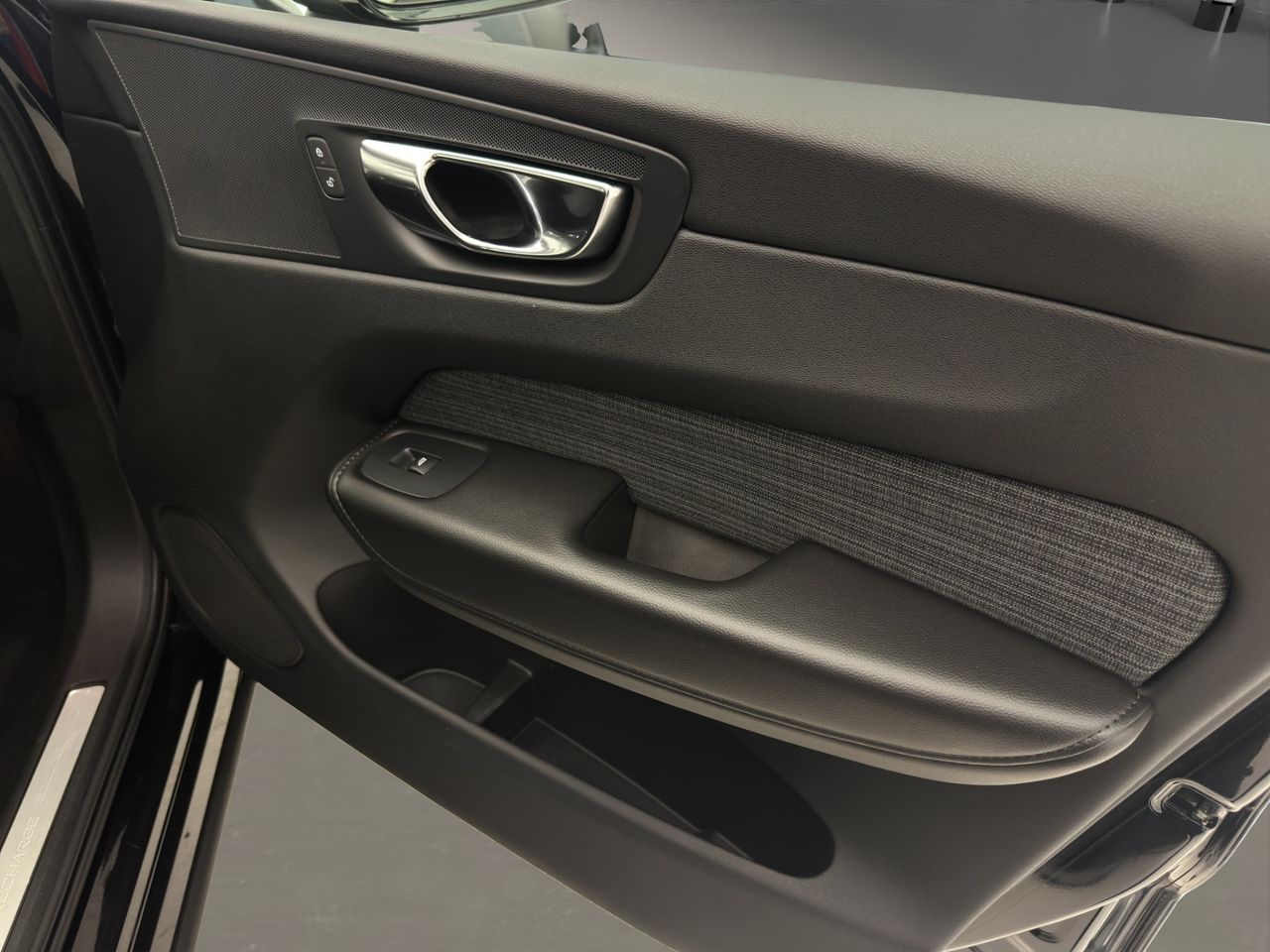 Volvo XC60 2.0 T6 AWD Recharge Core Auto - Foto 18