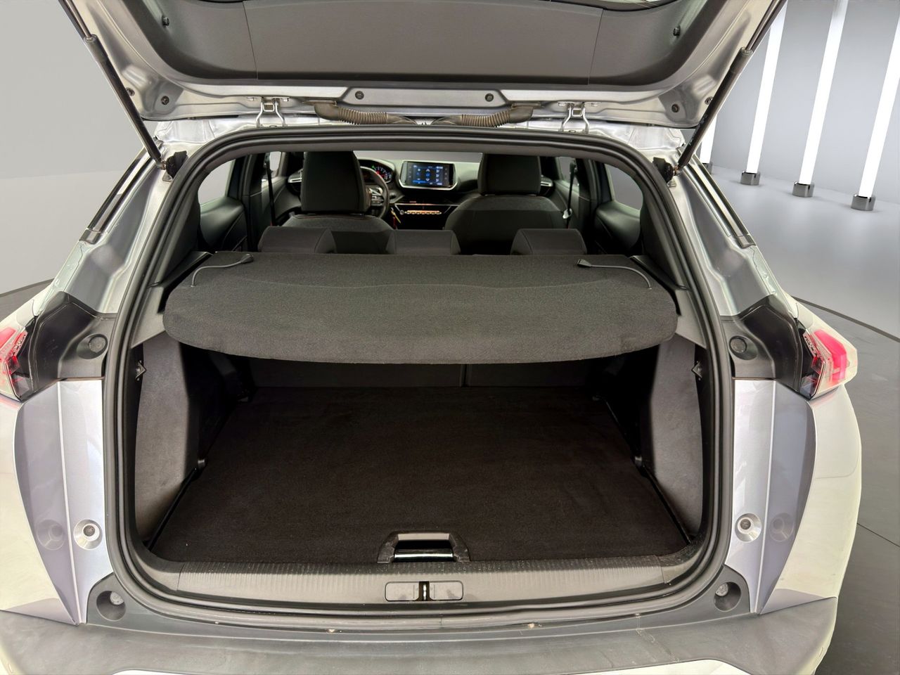 Peugeot 2008 Active Pack BlueHDI 130 S&S EAT8 - Foto 18
