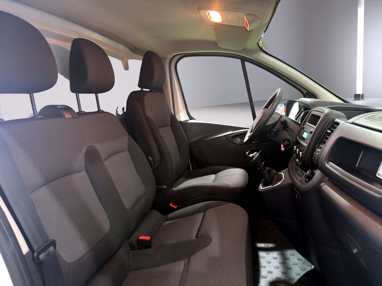 Renault Trafic FURGÓN 2.0 dCi 120 CV L1H1 6 VEL. - Foto 19